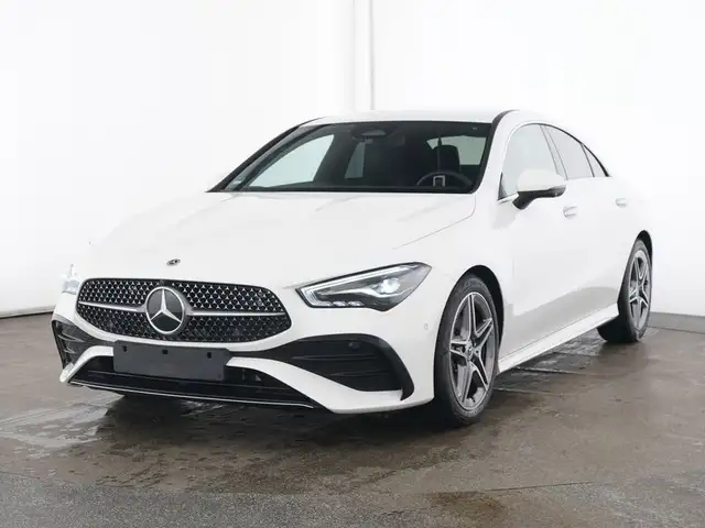 Mercedes-Benz CLA 180 Coupé AMG/DISTRO/360/LED
