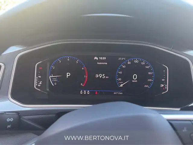 Volkswagen T-Roc view 13
