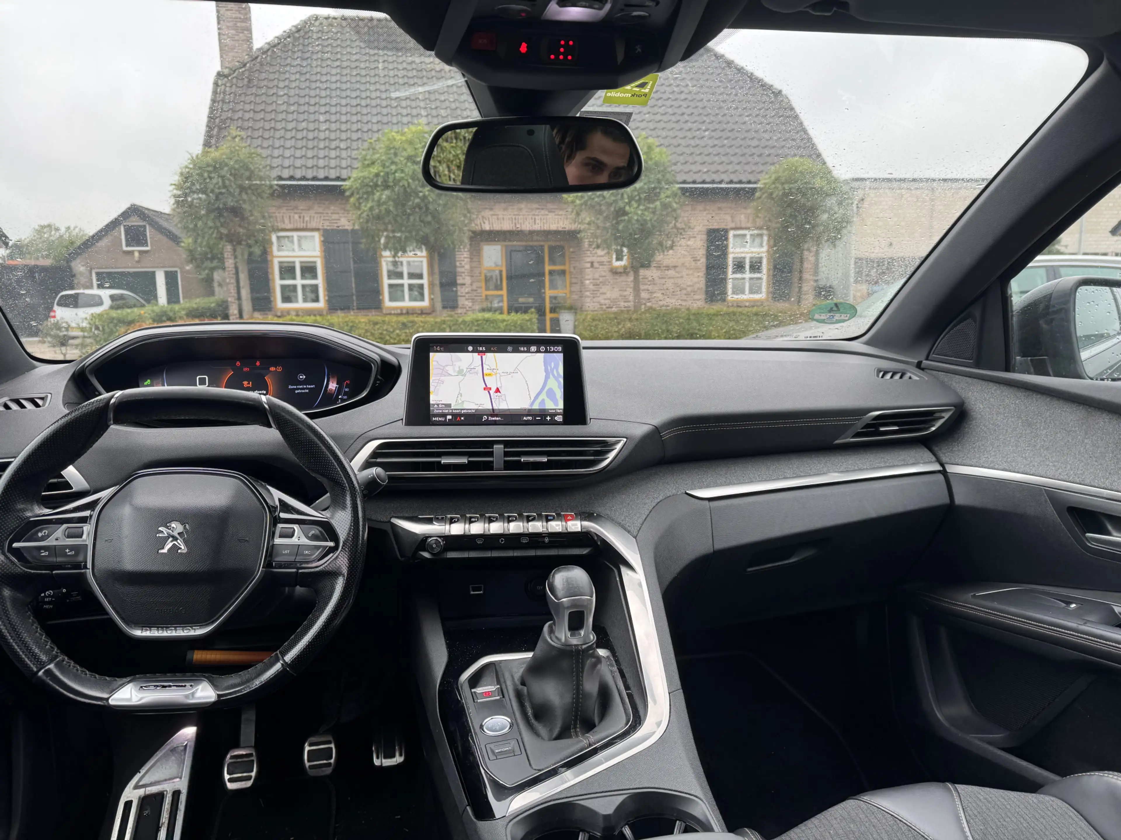 Peugeot 5008 1.2 PureTech GT-Line — photo 12