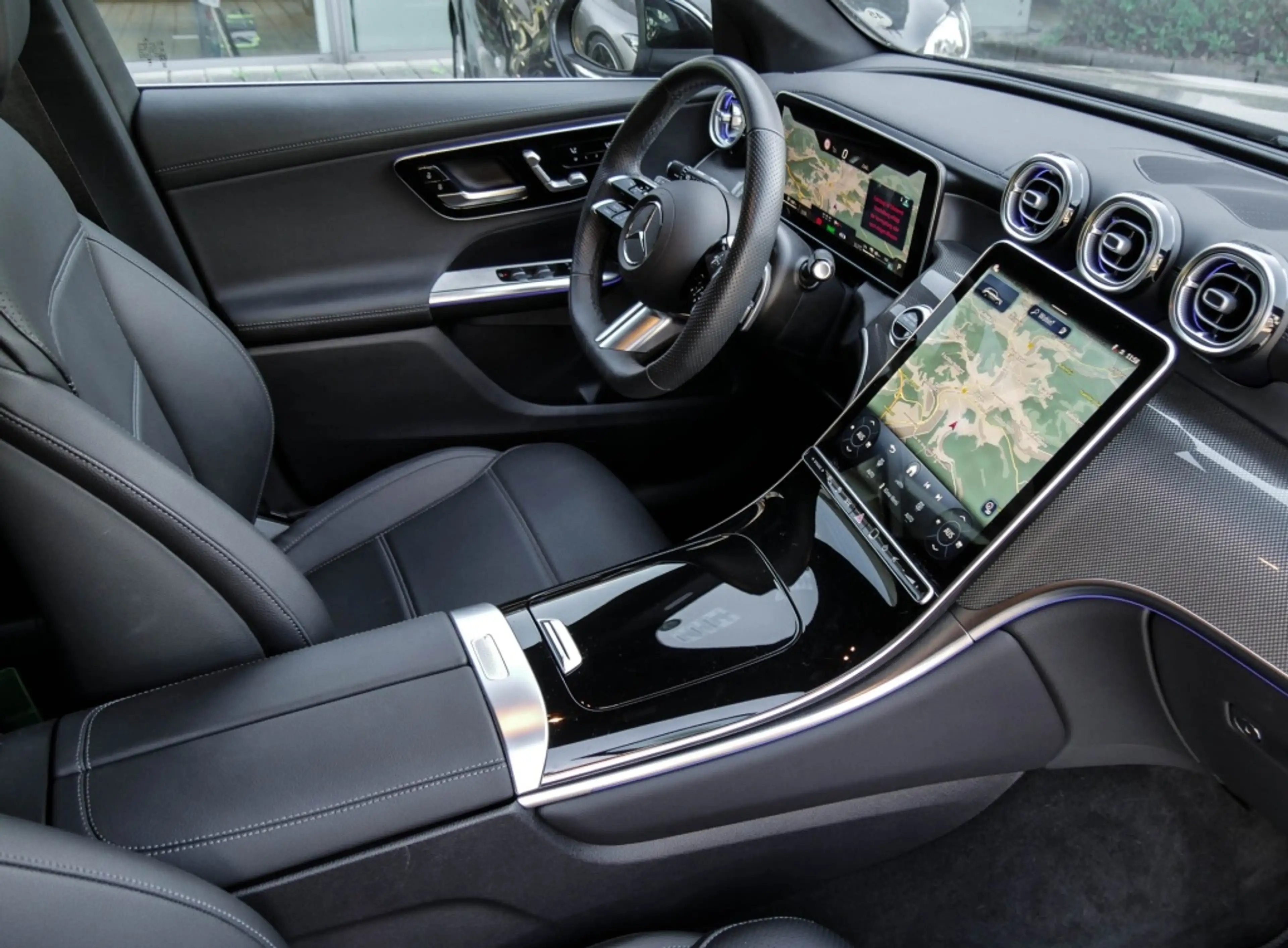 Mercedes-Benz GLC 400 e 4M AMG-Sport/Pano/AHK/Sitzkl/Multikont — photo 4