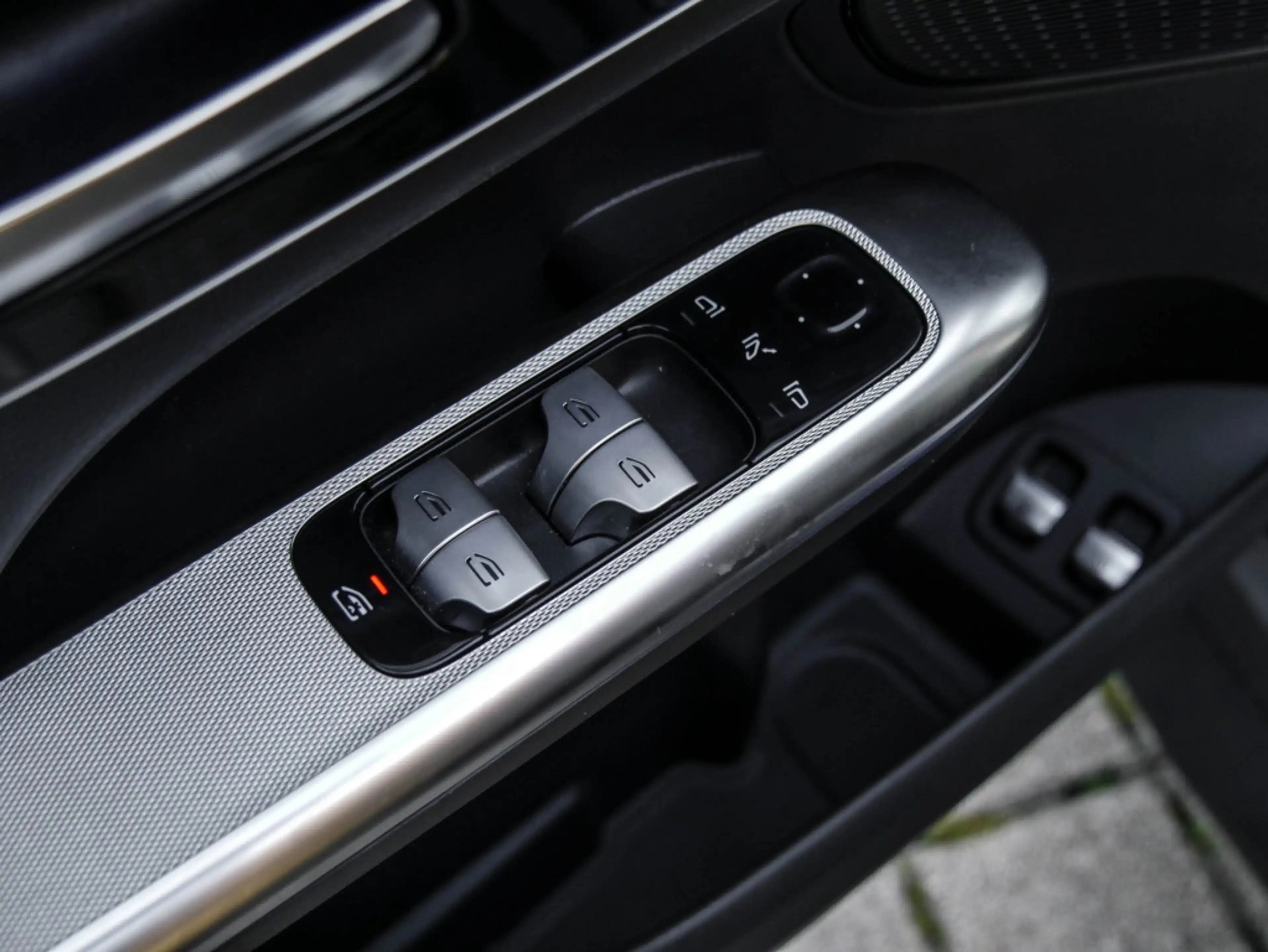 Mercedes-Benz GLC 400 e 4M AMG-Sport/Pano/AHK/Sitzkl/Multikont — photo 12