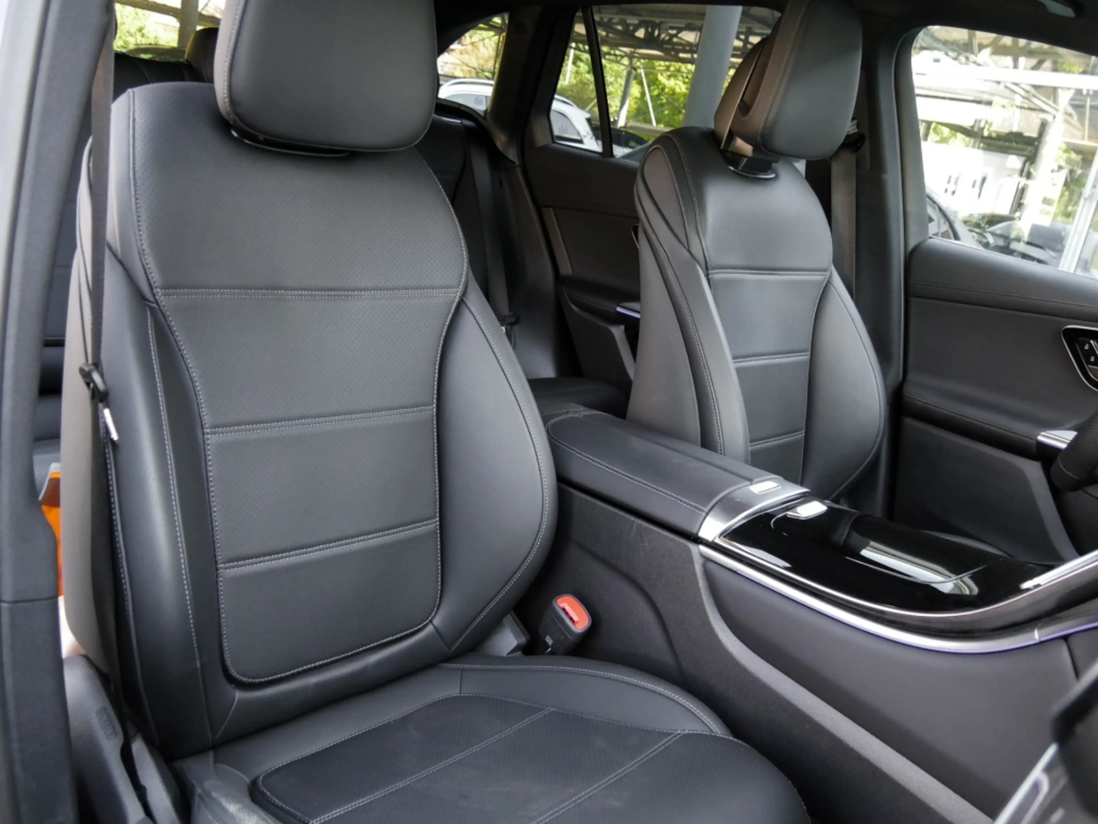 Mercedes-Benz GLC 400 e 4M AMG-Sport/Pano/AHK/Sitzkl/Multikont — photo 7