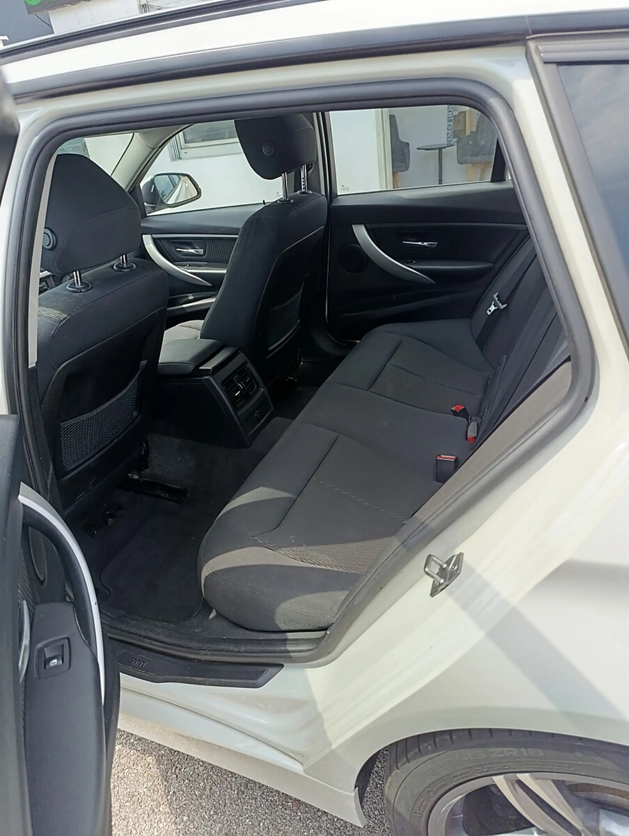 BMW 325 d Touring Österreich-Paket — photo 11