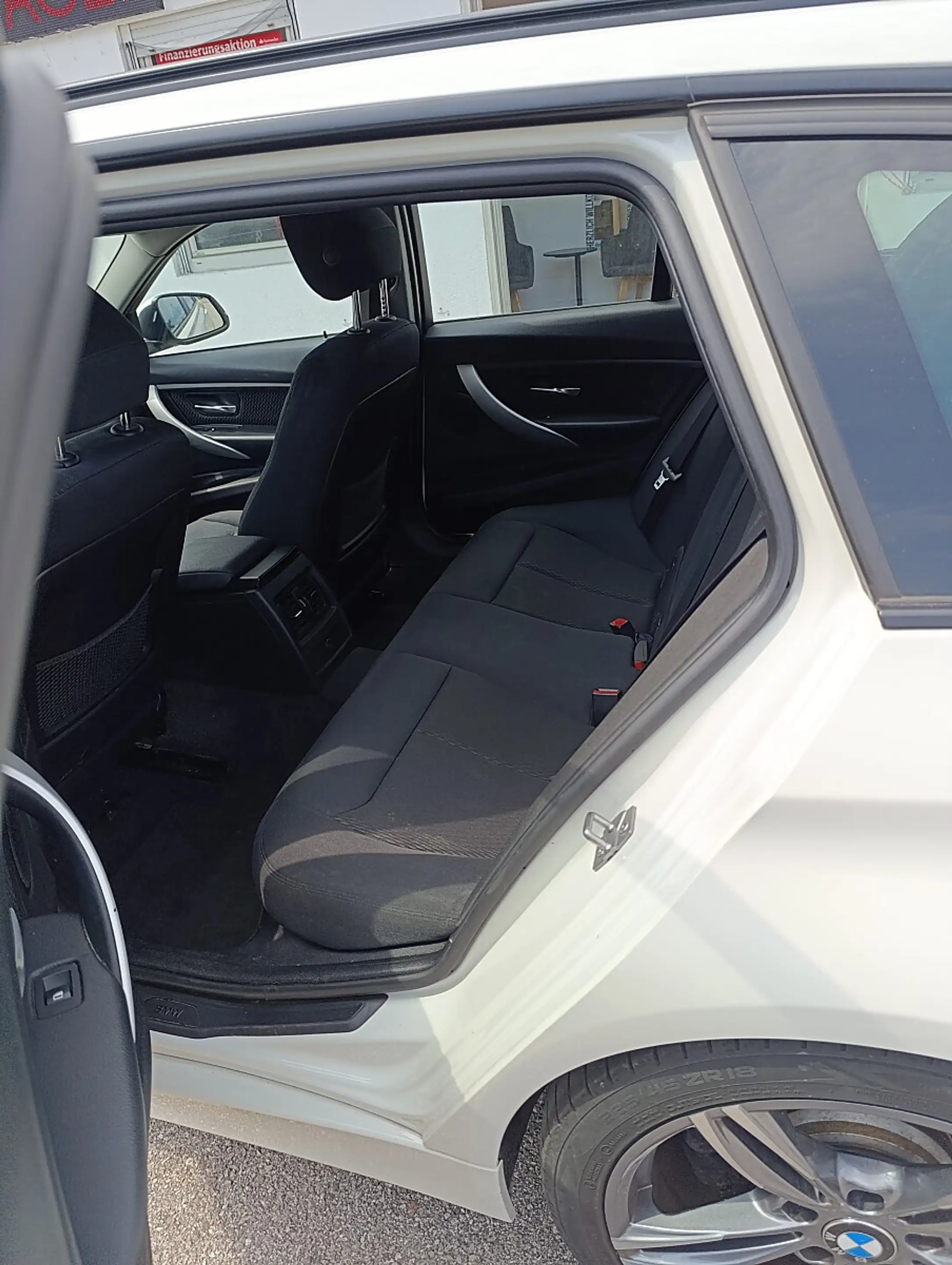 BMW 325 d Touring Österreich-Paket — photo 10