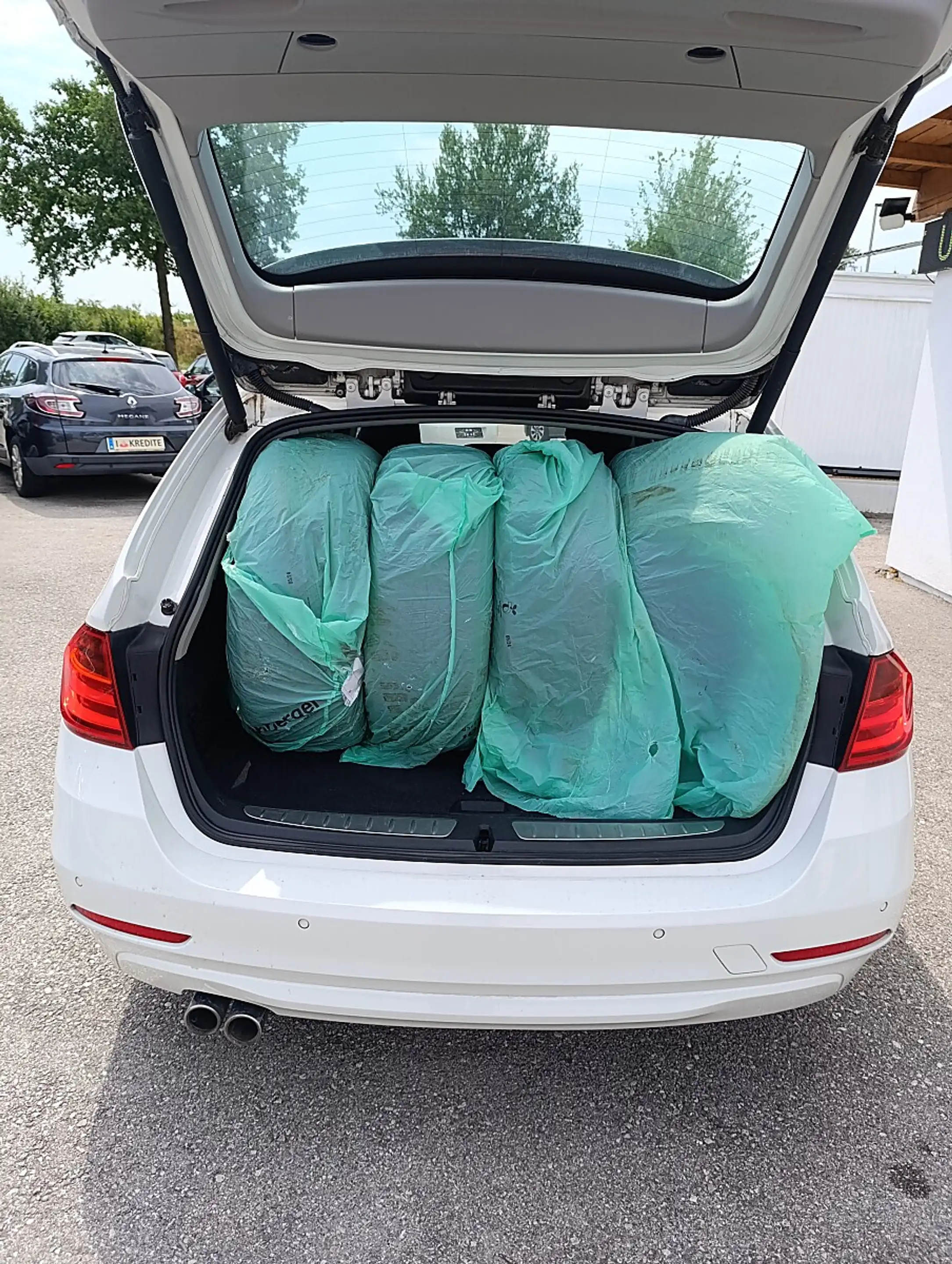 BMW 325 d Touring Österreich-Paket — photo 8