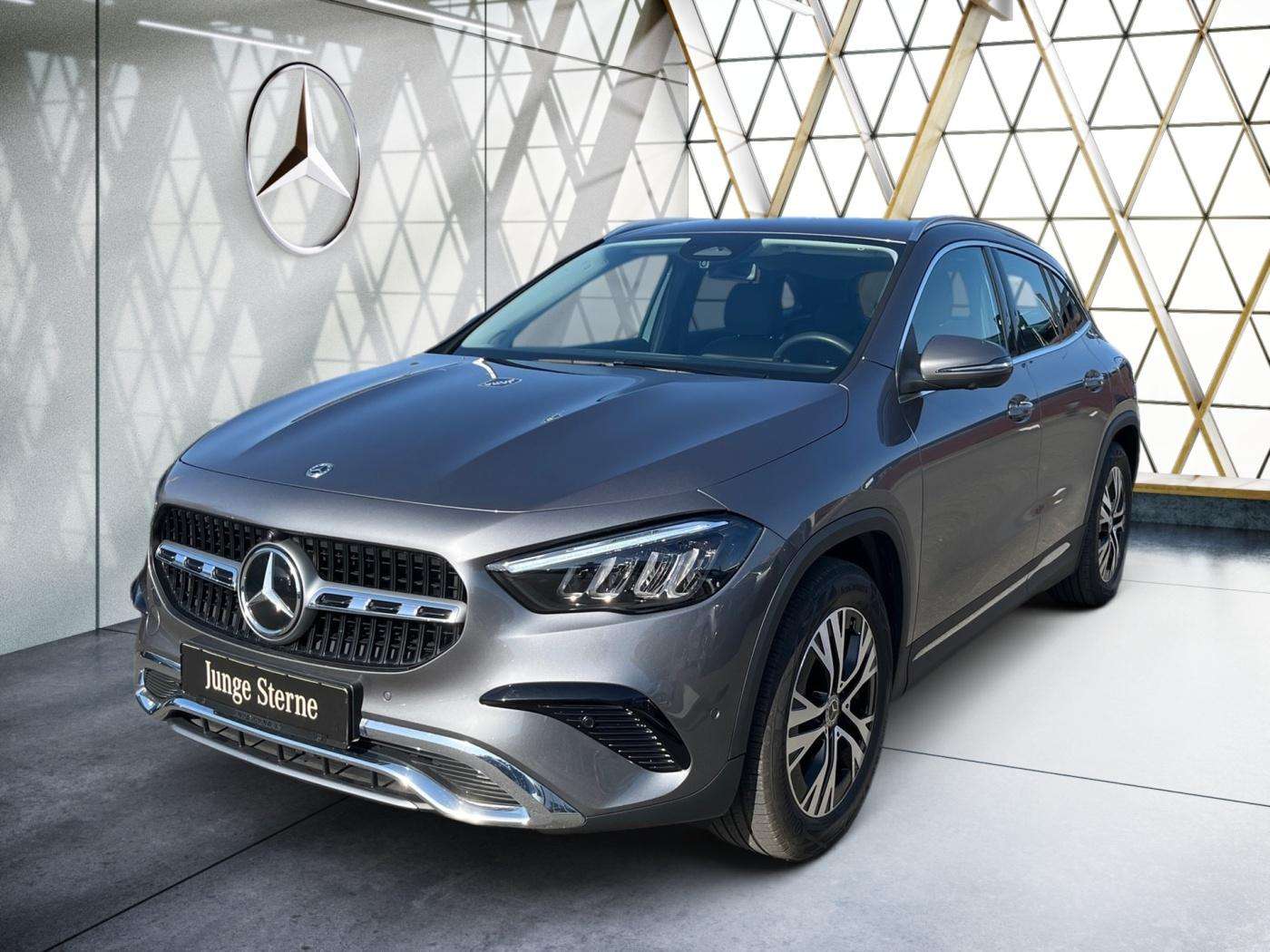 2025 Mercedes Benz GLA 220