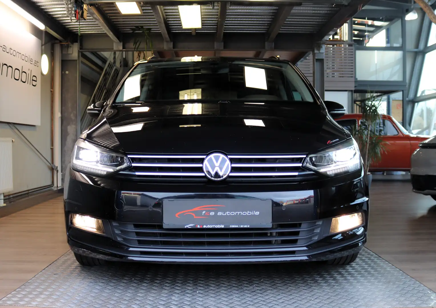 Volkswagen Touran Sky 2,0 TDI Comfortline Schwarz - 2