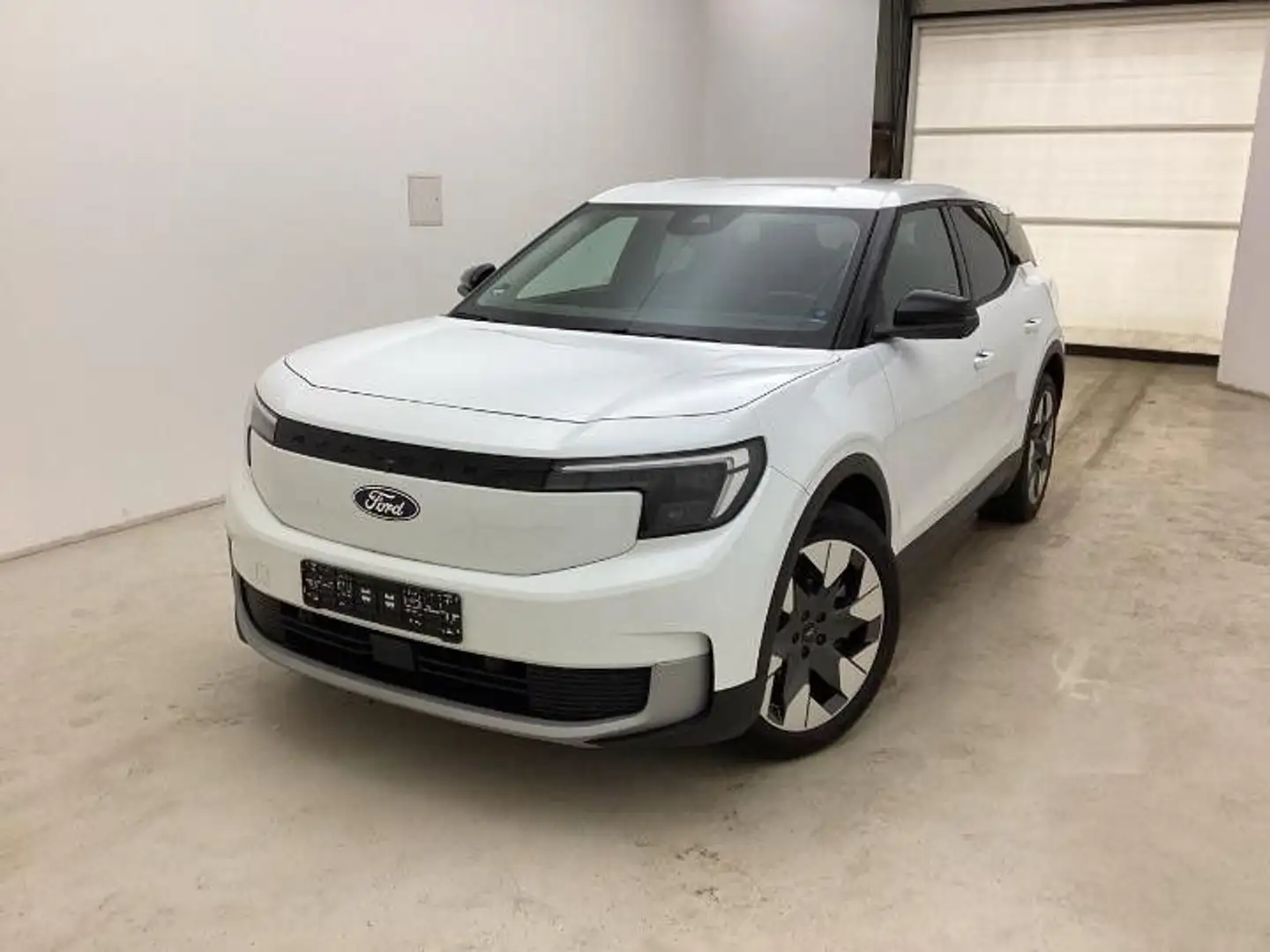 Ford Explorer 017 Explorer Extended Range RWD Weiß - 1