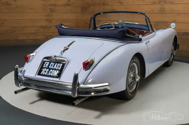 Jaguar XK view 6