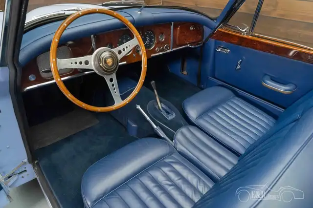 Jaguar XK view 10