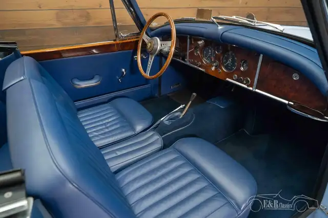 Jaguar XK view 14