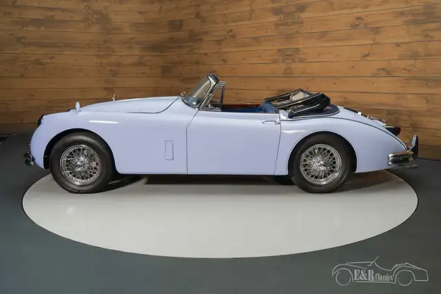 Jaguar XK view 5