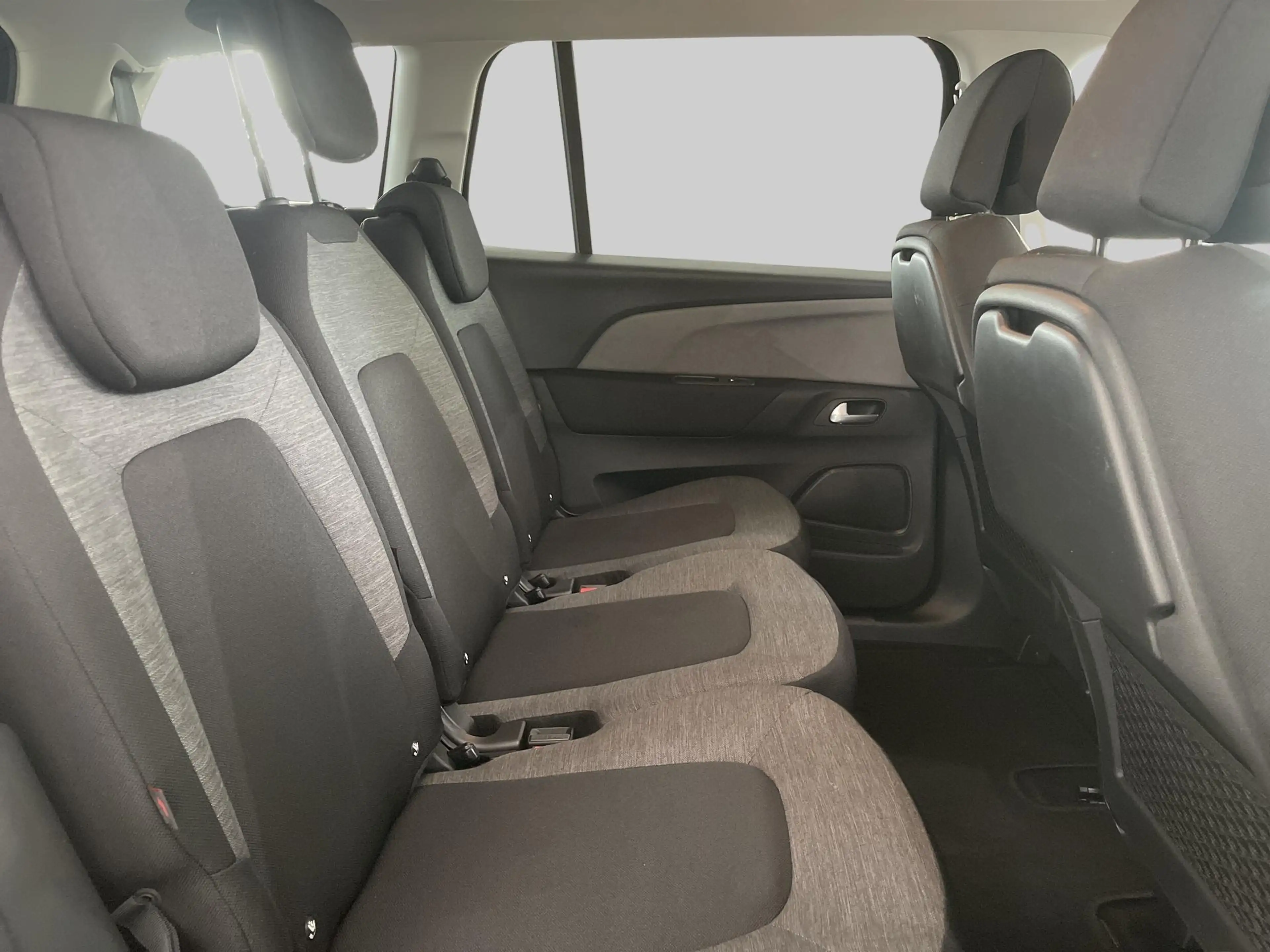 Citroen Grand C4 Picasso 1.2 PureTech Feel | Parkeersensoren V+A | Full Map — photo 15