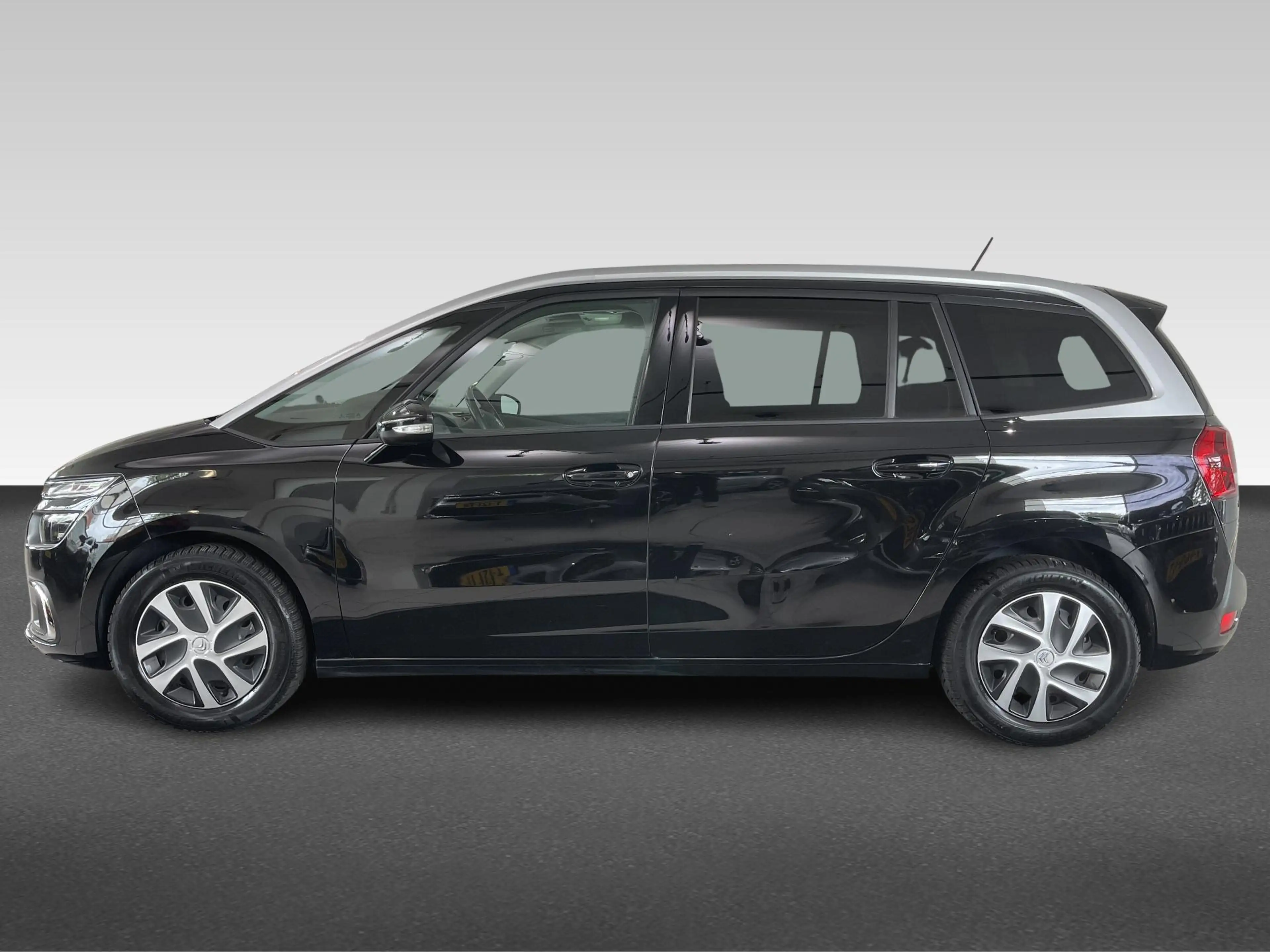 Citroen Grand C4 Picasso 1.2 PureTech Feel | Parkeersensoren V+A | Full Map — photo 2