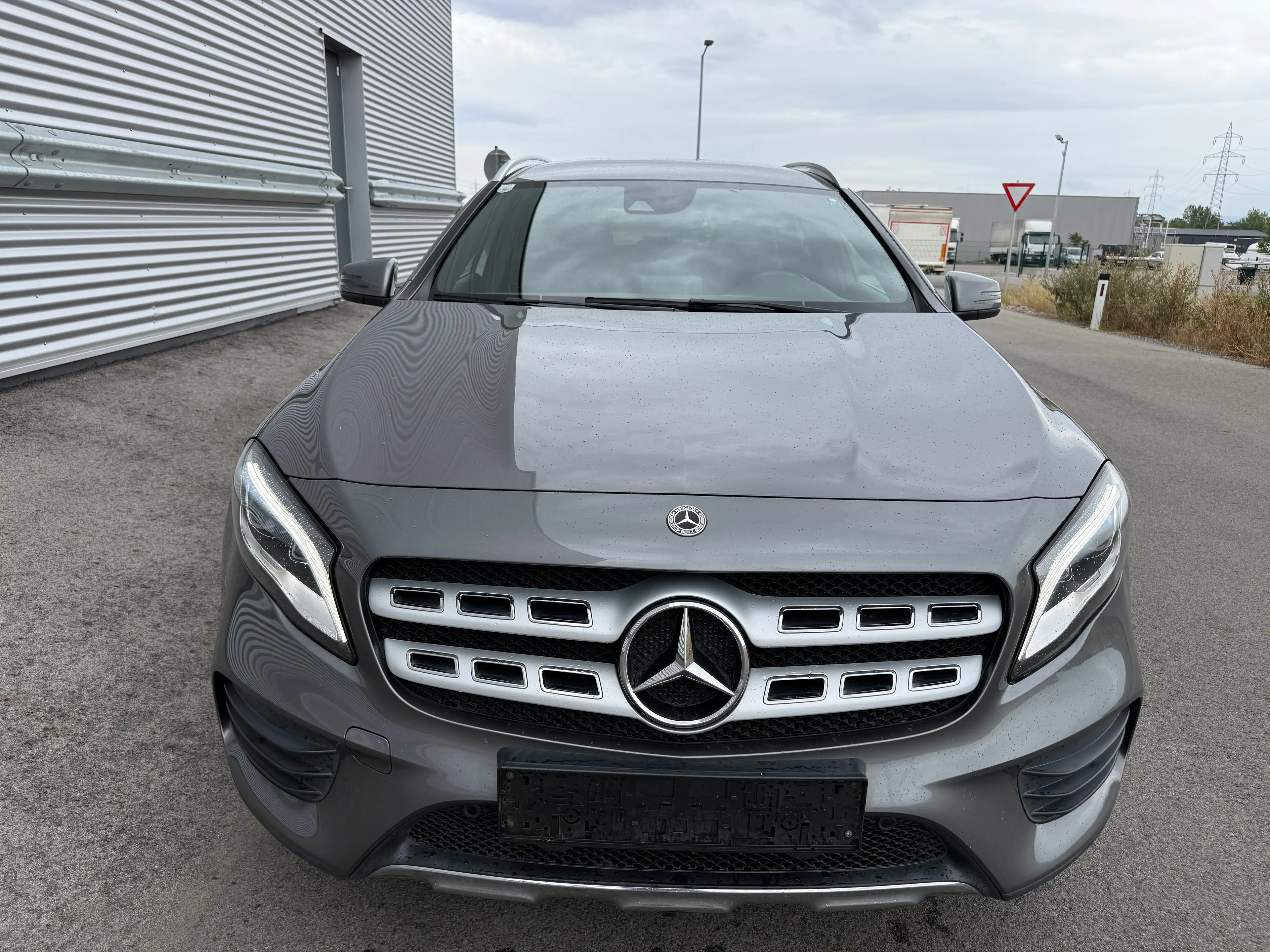 Mercedes-Benz GLA 180 d AMG Aut. — photo 3