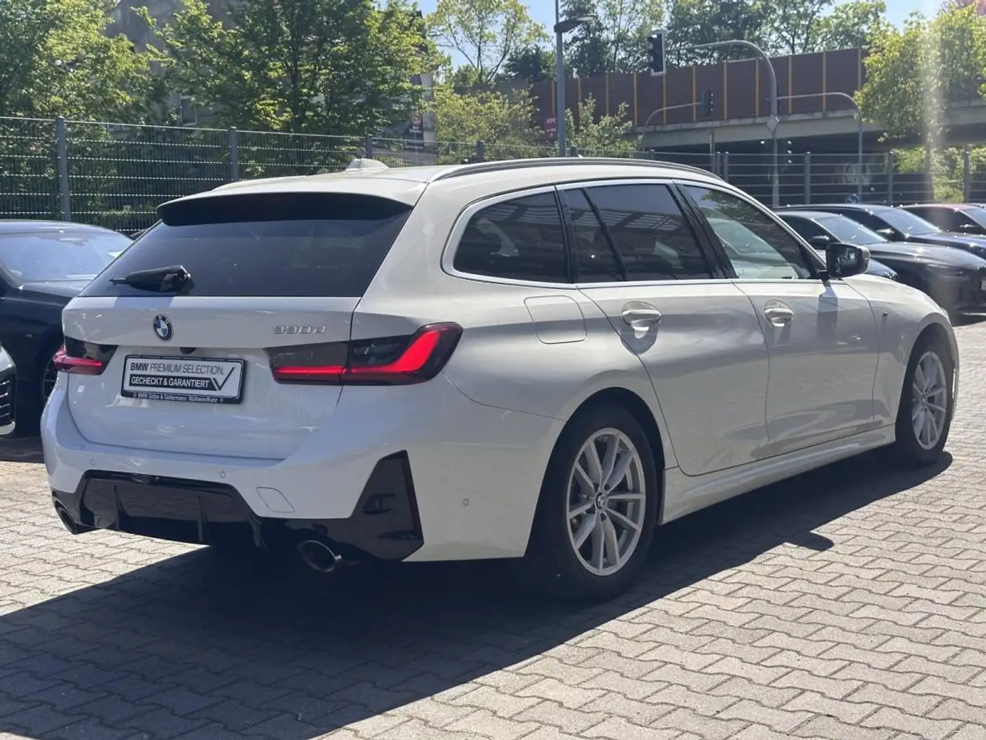BMW 330 d Touring M Sport //HiFi Adapt.LED Stop&Go Weiß - 2