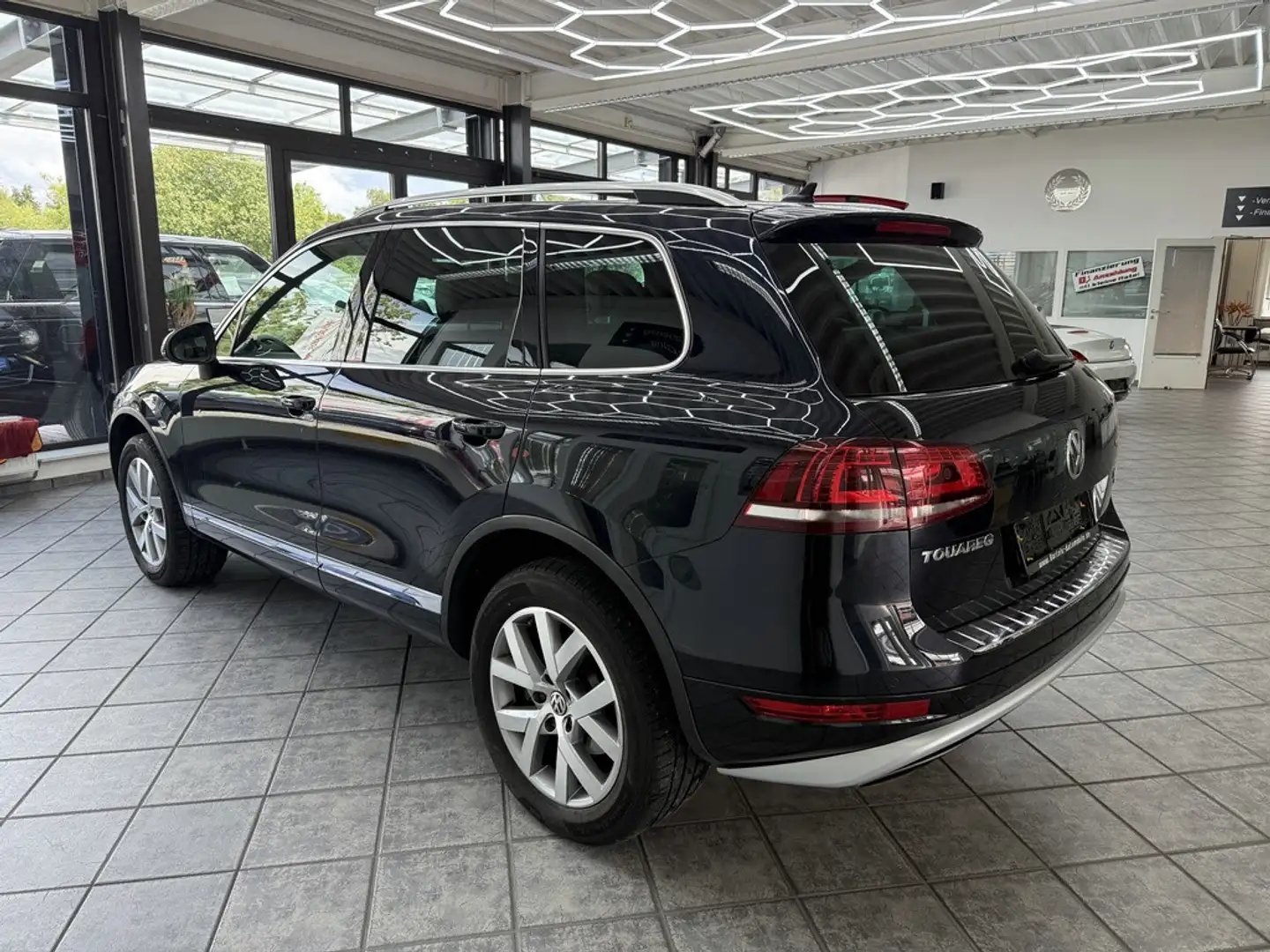 Volkswagen Touareg 3.0 TDI V6 BMT Edition X, Leder, Navi Blau - 2
