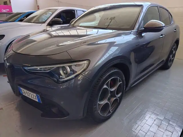 Alfa Romeo Stelvio view 6