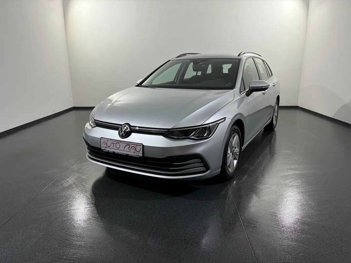 Volkswagen Golf Variant 2.0 TDI SCR Life *LED*AHK*APP-CON* Silber - 2