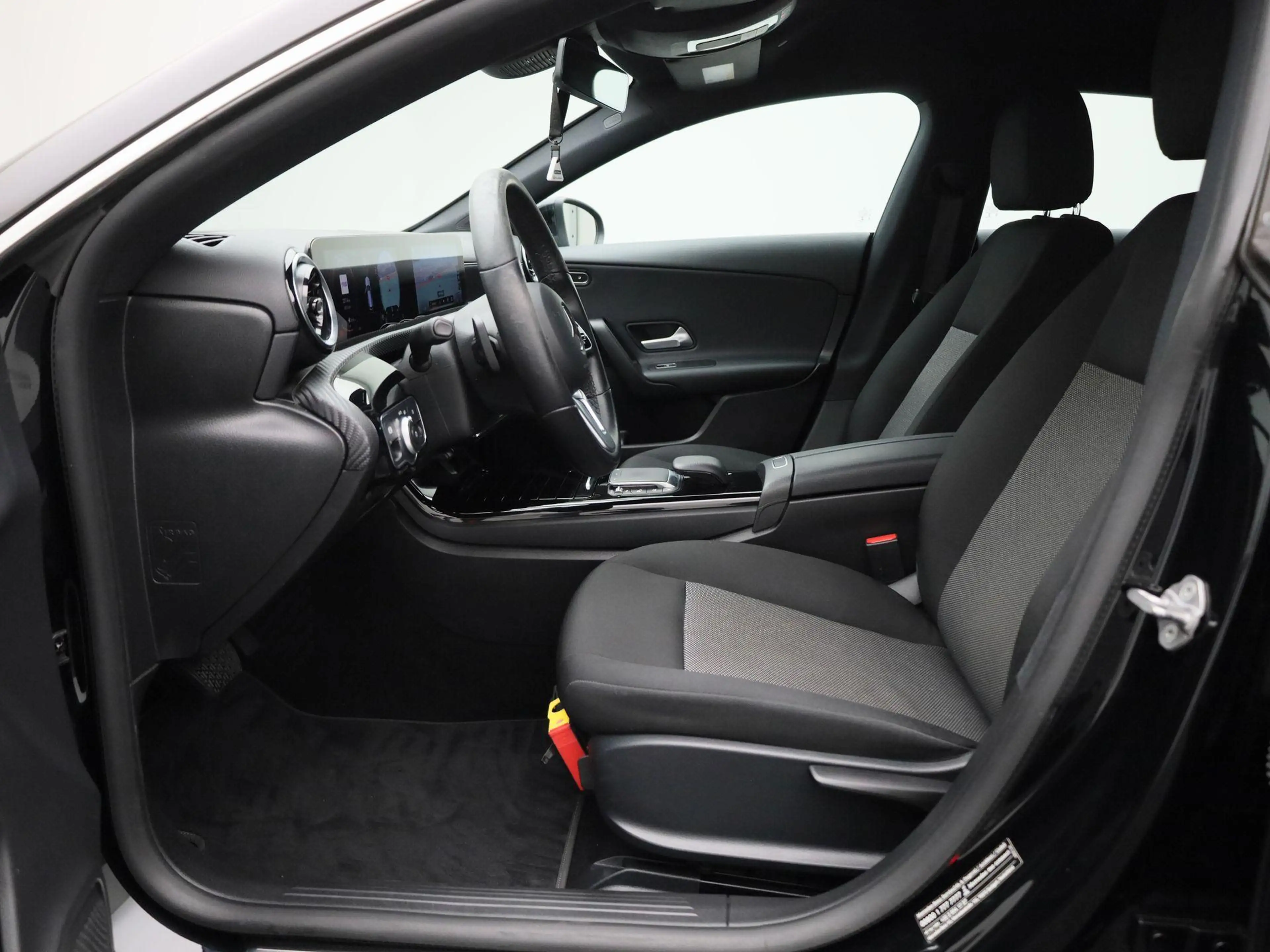 Mercedes-Benz CLA 180 Shooting Brake d Business Solution 1Y USED GARANTI — photo 11