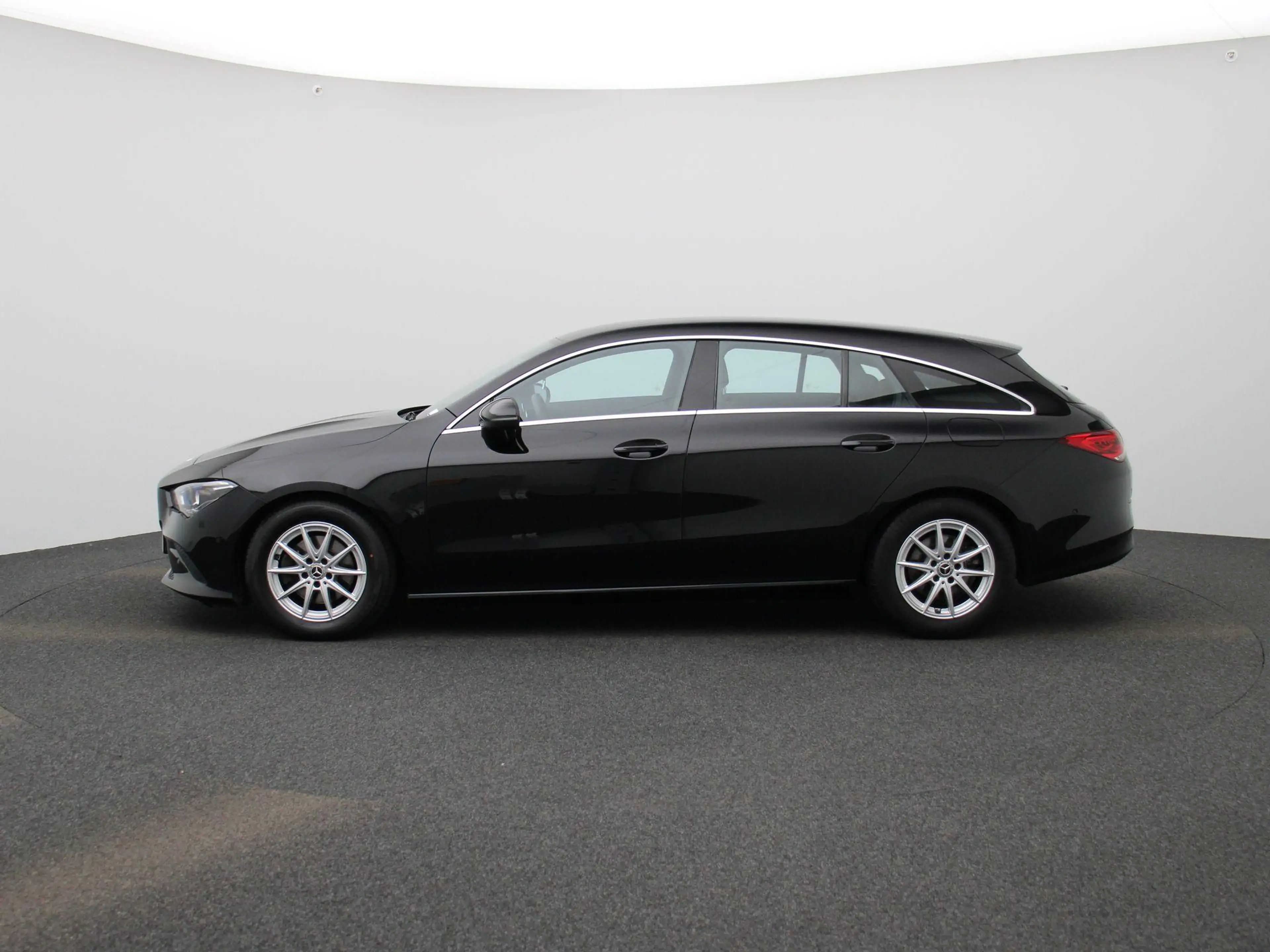 Mercedes-Benz CLA 180 Shooting Brake d Business Solution 1Y USED GARANTI — photo 4