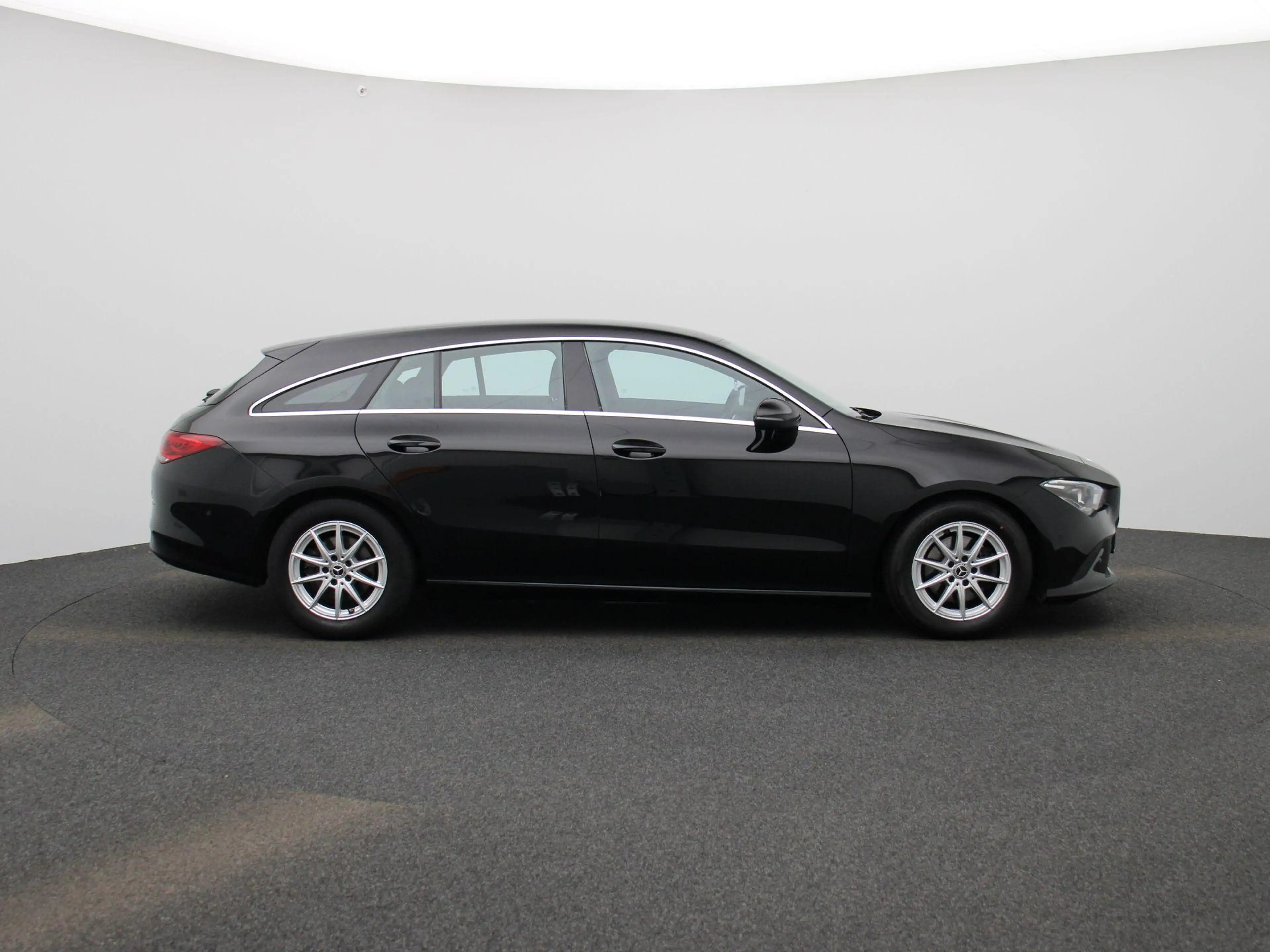 Mercedes-Benz CLA 180 Shooting Brake d Business Solution 1Y USED GARANTI — photo 6