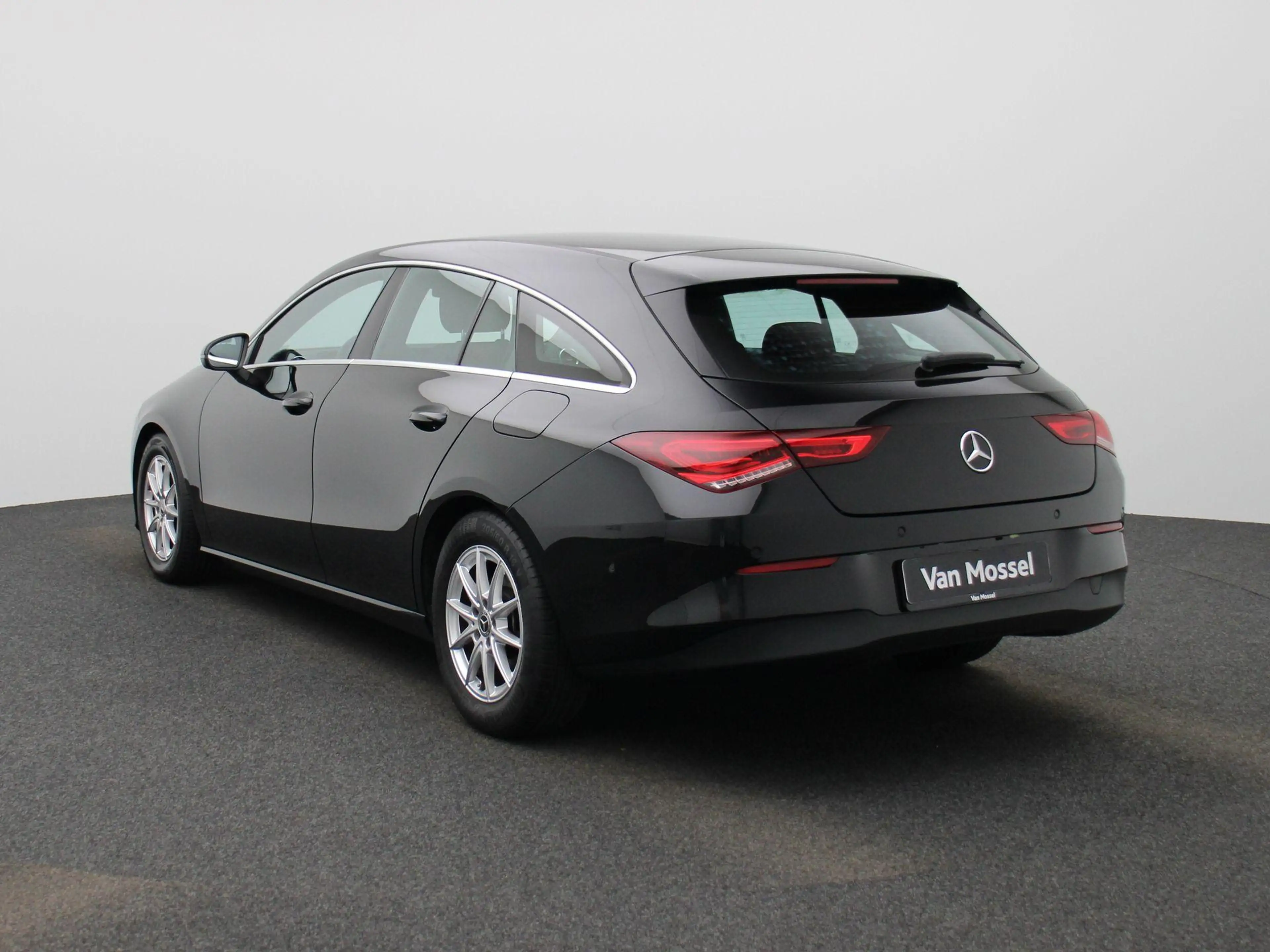 Mercedes-Benz CLA 180 Shooting Brake d Business Solution 1Y USED GARANTI — photo 2