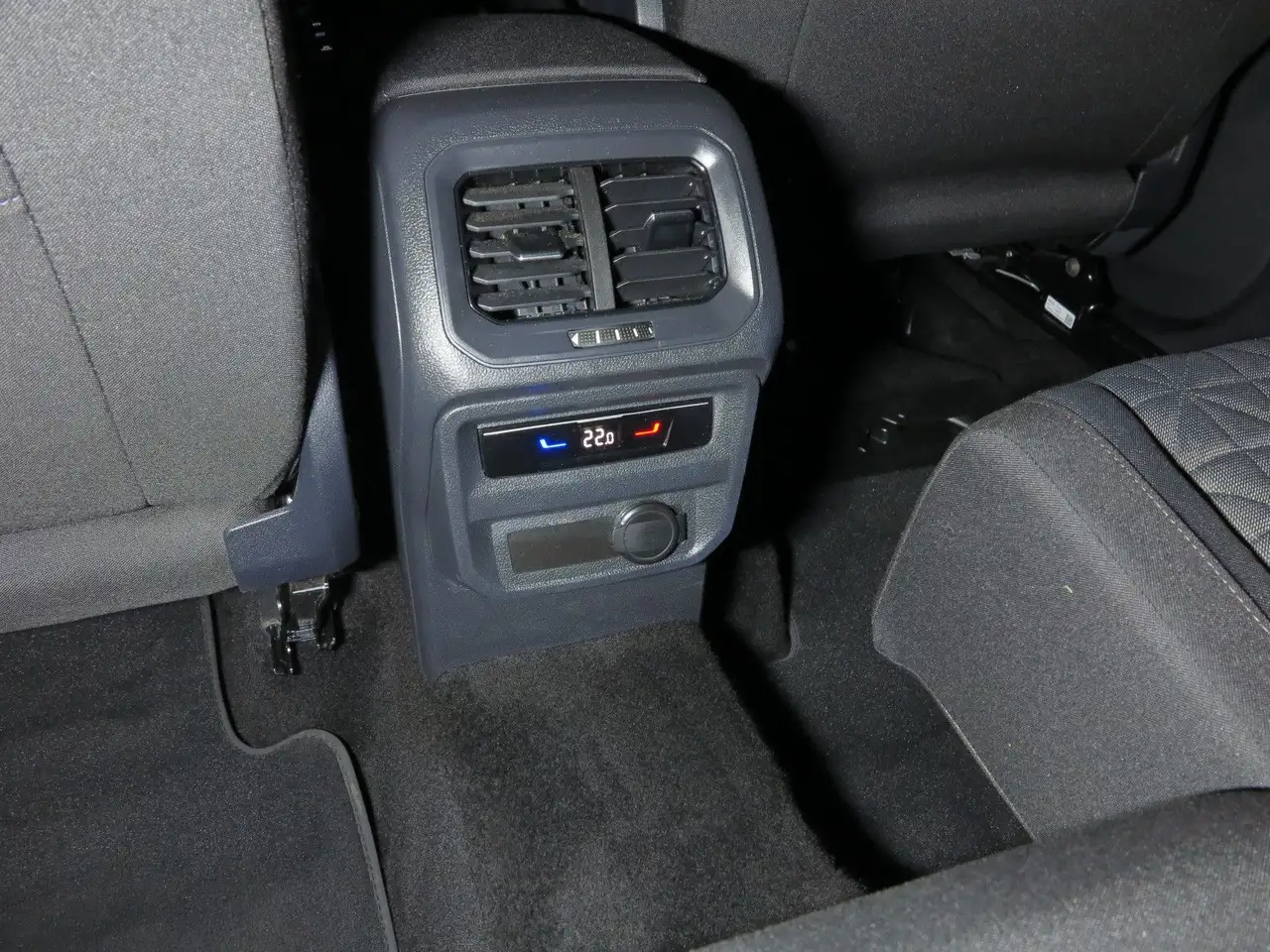 Volkswagen Tiguan 1.5 TSI OPF Life eSAD AHK Navi ACC DAB, миниатюра 30