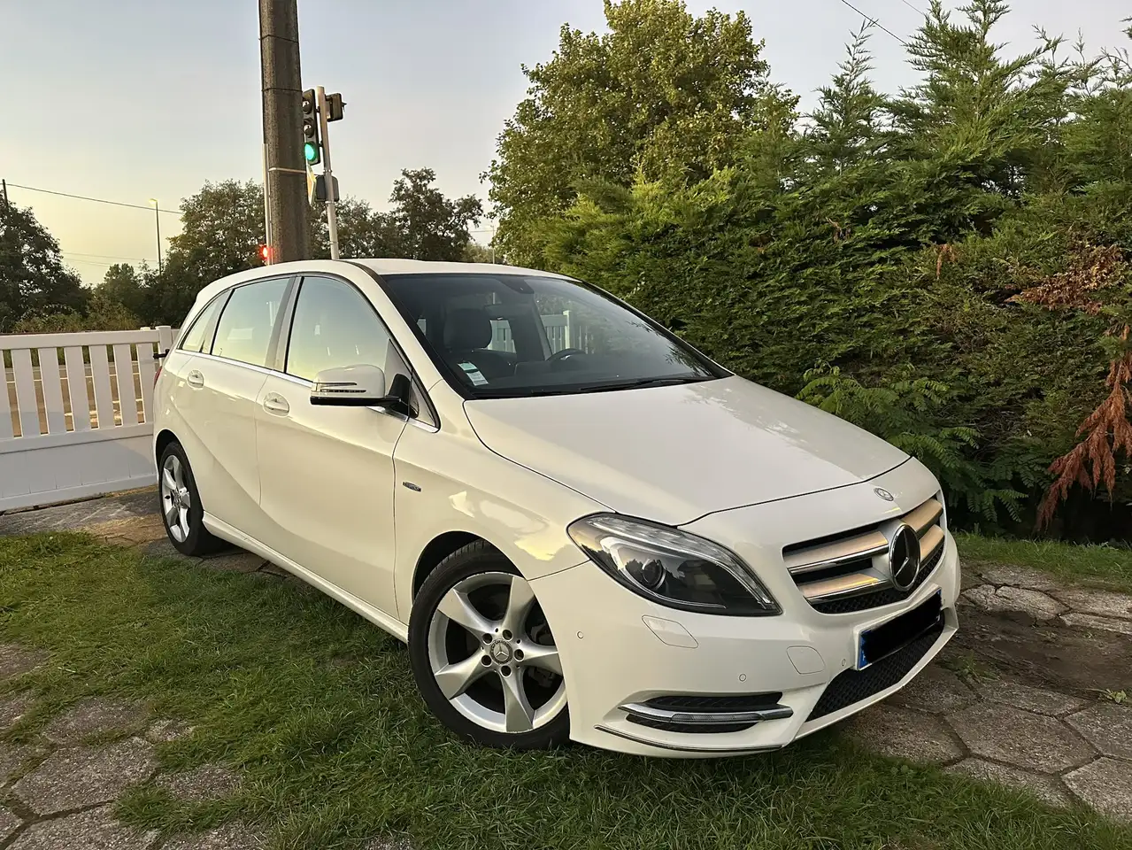 Mercedes-Benz B 200
