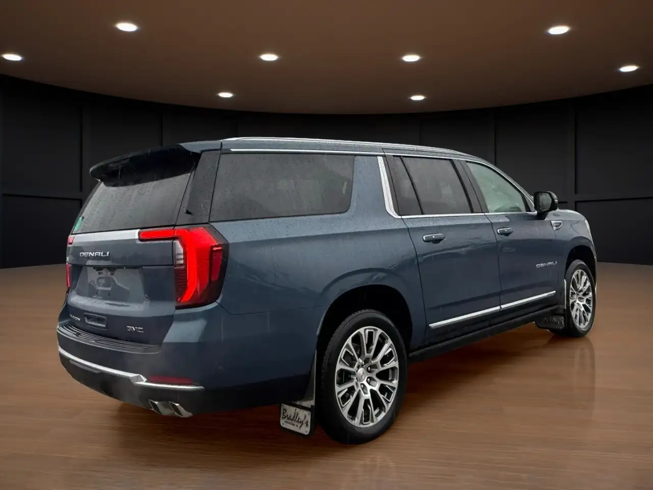 GMC Yukon снимка GMC Yukon