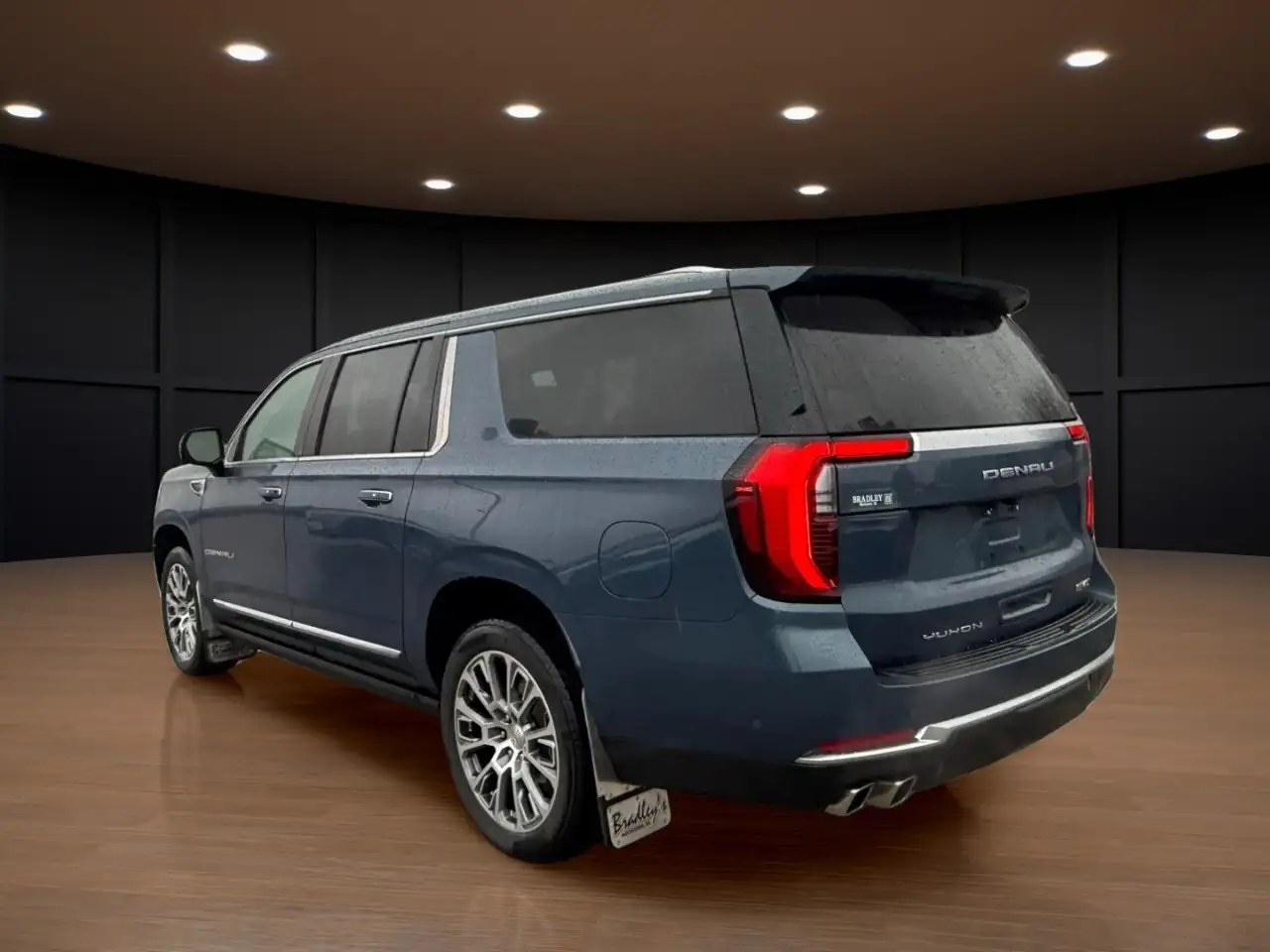 GMC Yukon снимка GMC Yukon