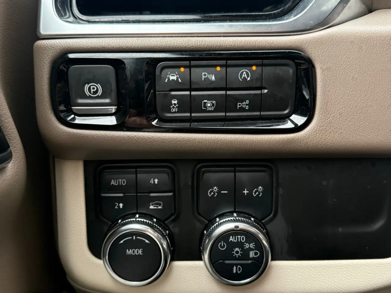 GMC Yukon снимка GMC Yukon
