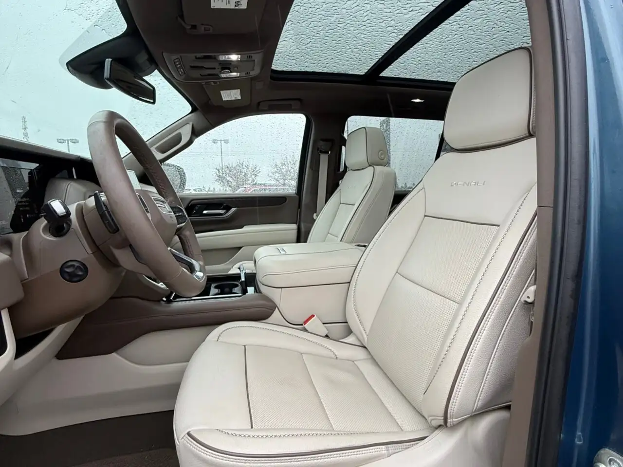 GMC Yukon снимка GMC Yukon