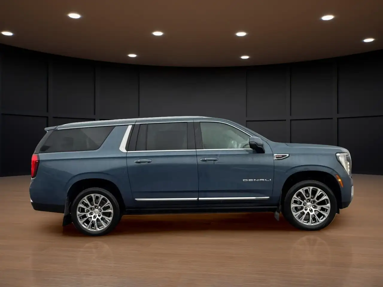GMC Yukon снимка GMC Yukon
