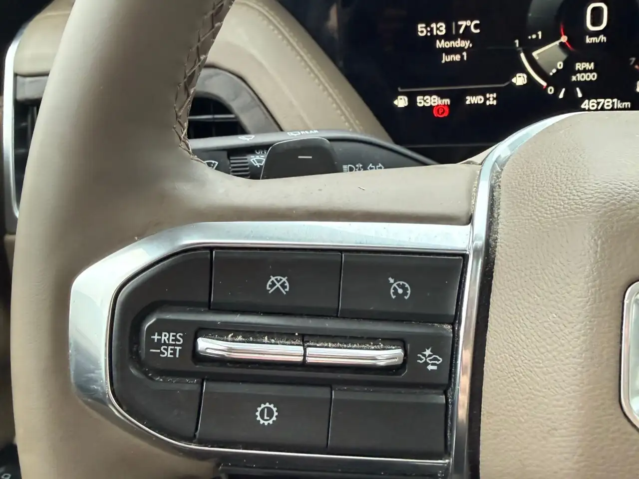 GMC Yukon снимка GMC Yukon