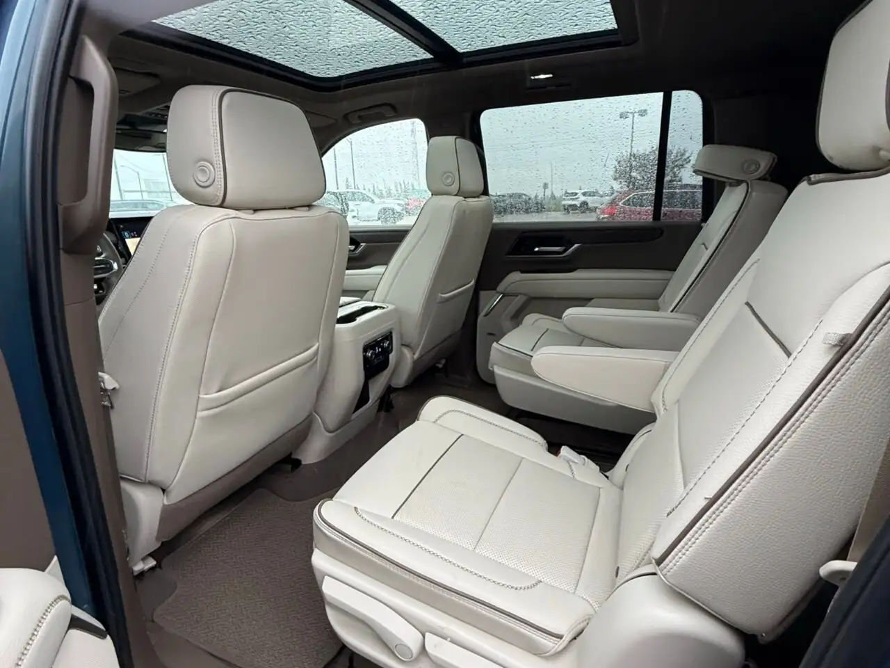 GMC Yukon снимка GMC Yukon