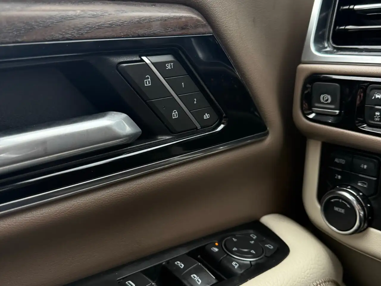 GMC Yukon снимка GMC Yukon