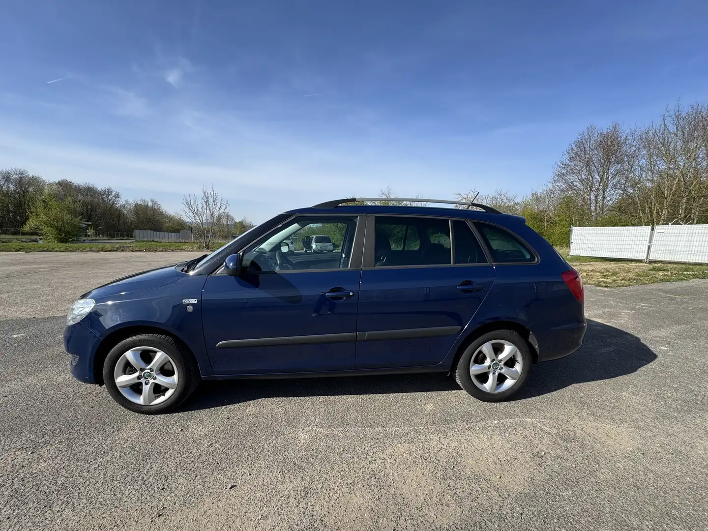 Skoda Fabia Family Blau - 2