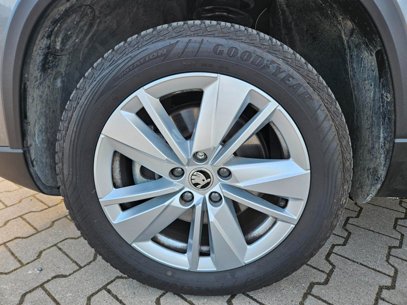 Skoda Karoq Drive 4x4 DSG ACC LED Kamera — photo 11