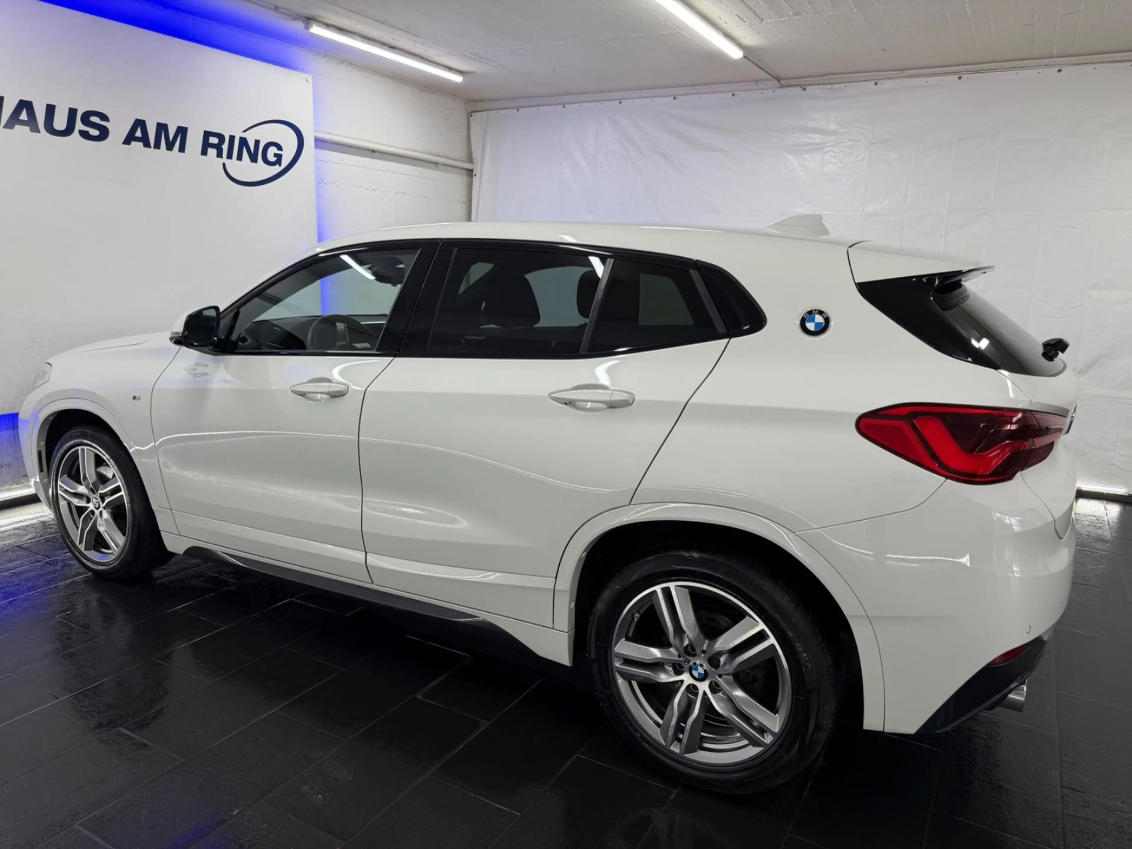 BMW X2 sDrive 18d Aut M Sport HUD LED TEMPO 2xPDC 18 — photo 11