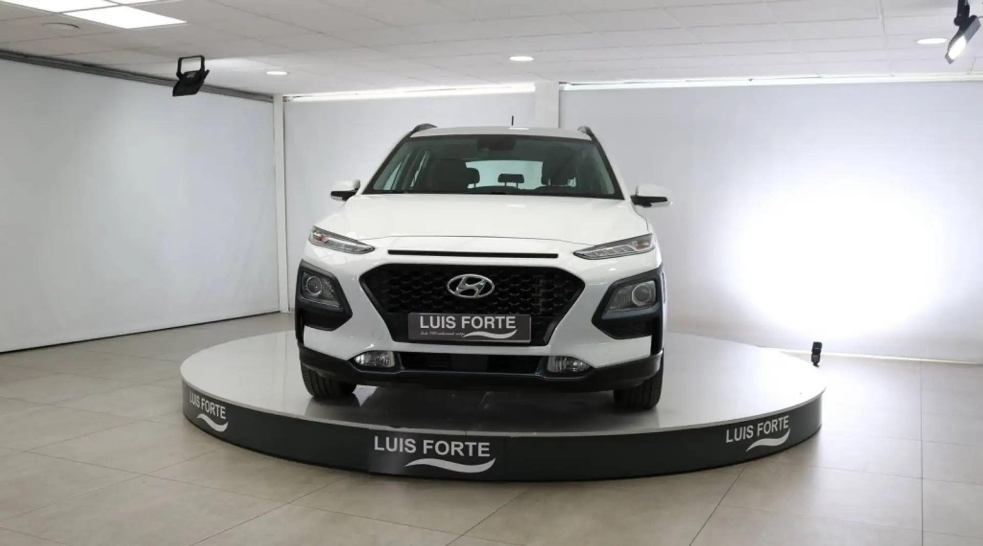 Hyundai KONA 1.0 TGDI Essence 4x2 Blanco - 2