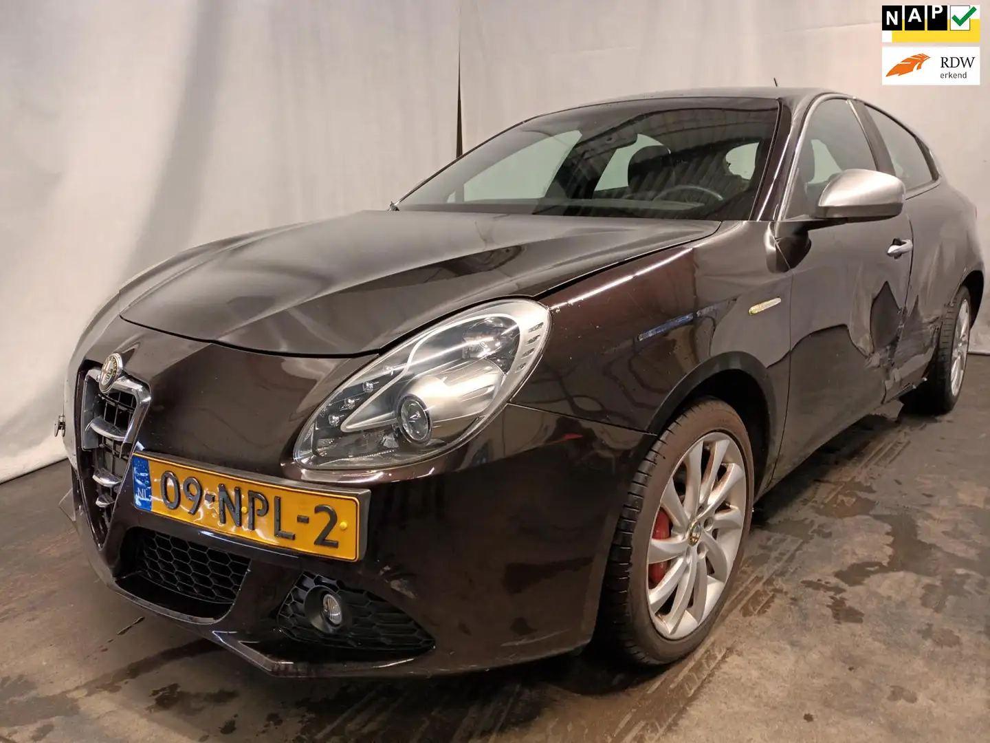 Alfa Romeo Giulietta 1.4 T Distinctive SCHADEAUTO!! Černá - 1