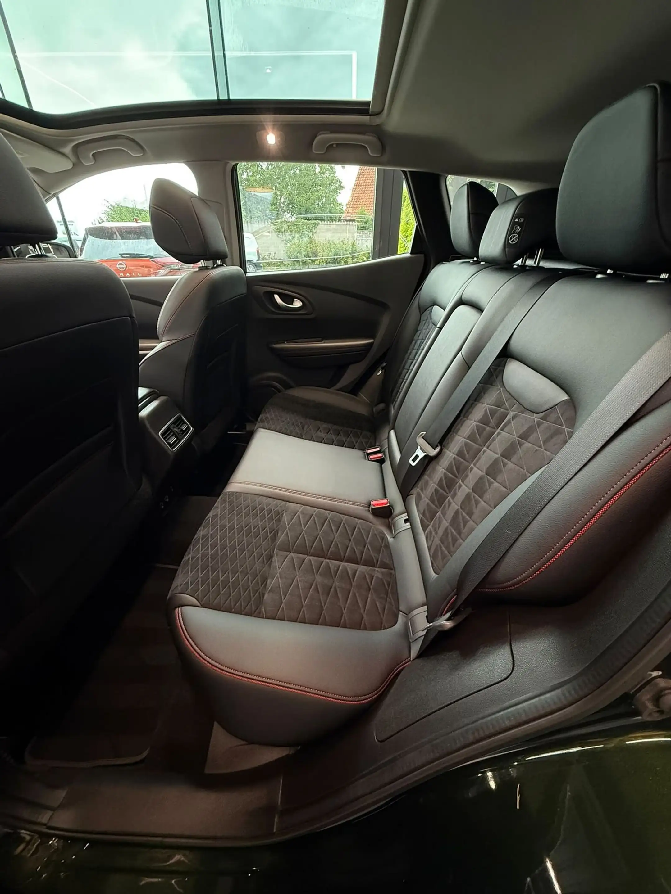 Renault Kadjar TCe 160 EDC GPF BLACK EDITION — photo 6