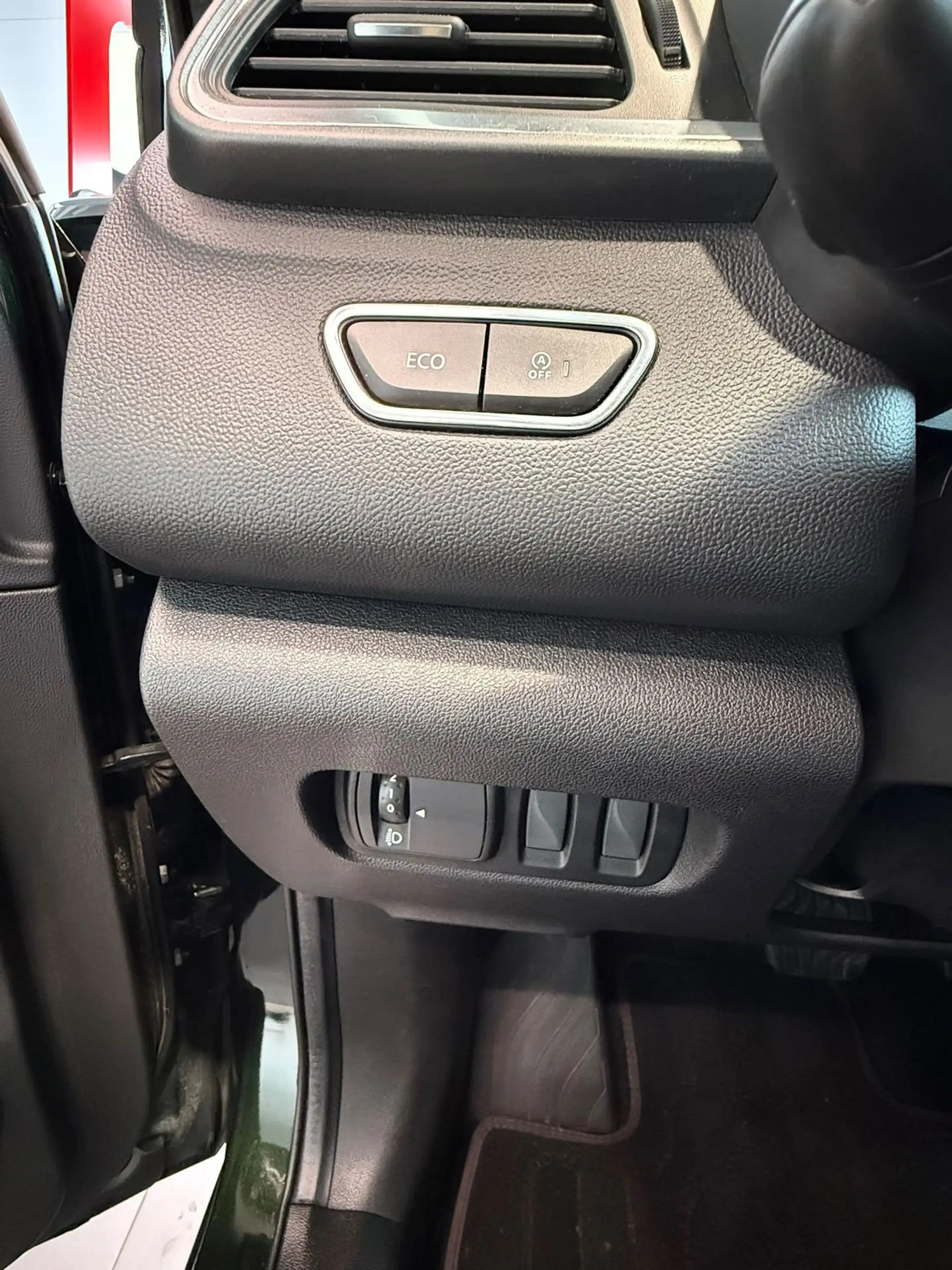 Renault Kadjar TCe 160 EDC GPF BLACK EDITION — photo 15