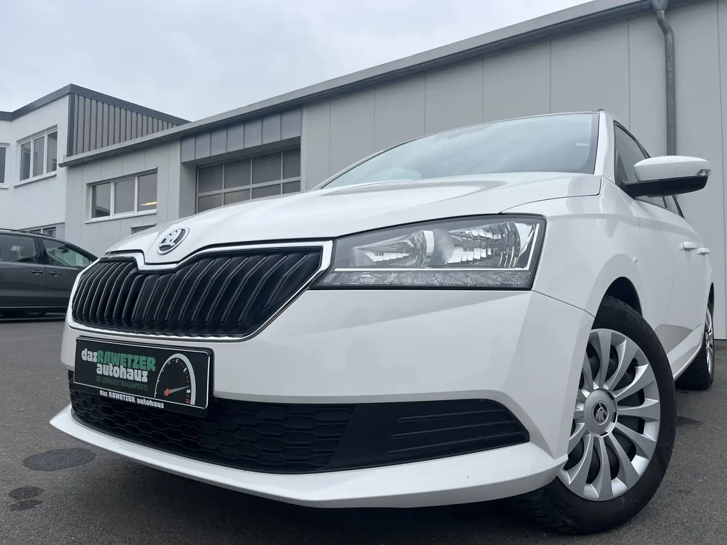 Skoda Fabia Combi 1.0 TSI Ambition 100€ m. 20% Anzahlung DAB Weiß - 1