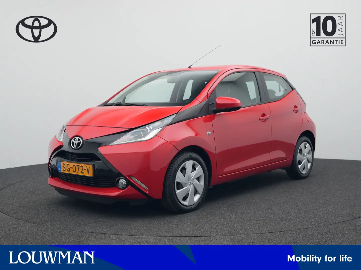 Toyota Aygo 1.0 VVT-i x-play Rood - 1