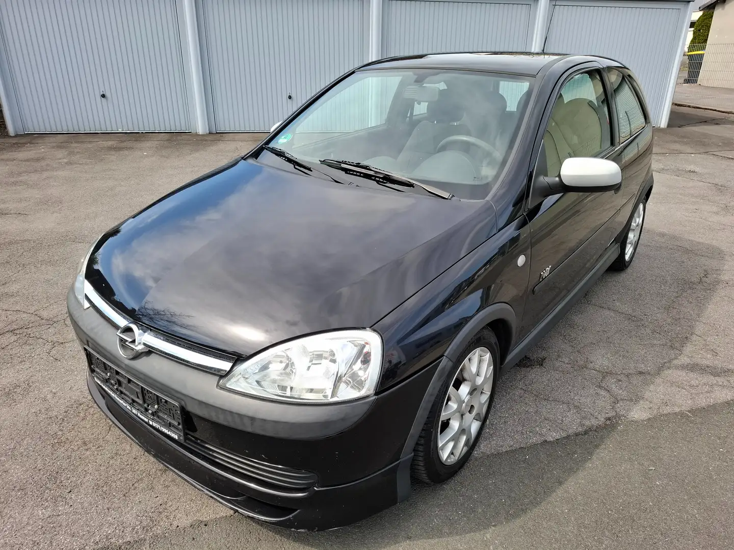 Opel Corsa NJoy Irmscher ab Werk!!! Lückenlos bei Opel ge Noir - 1