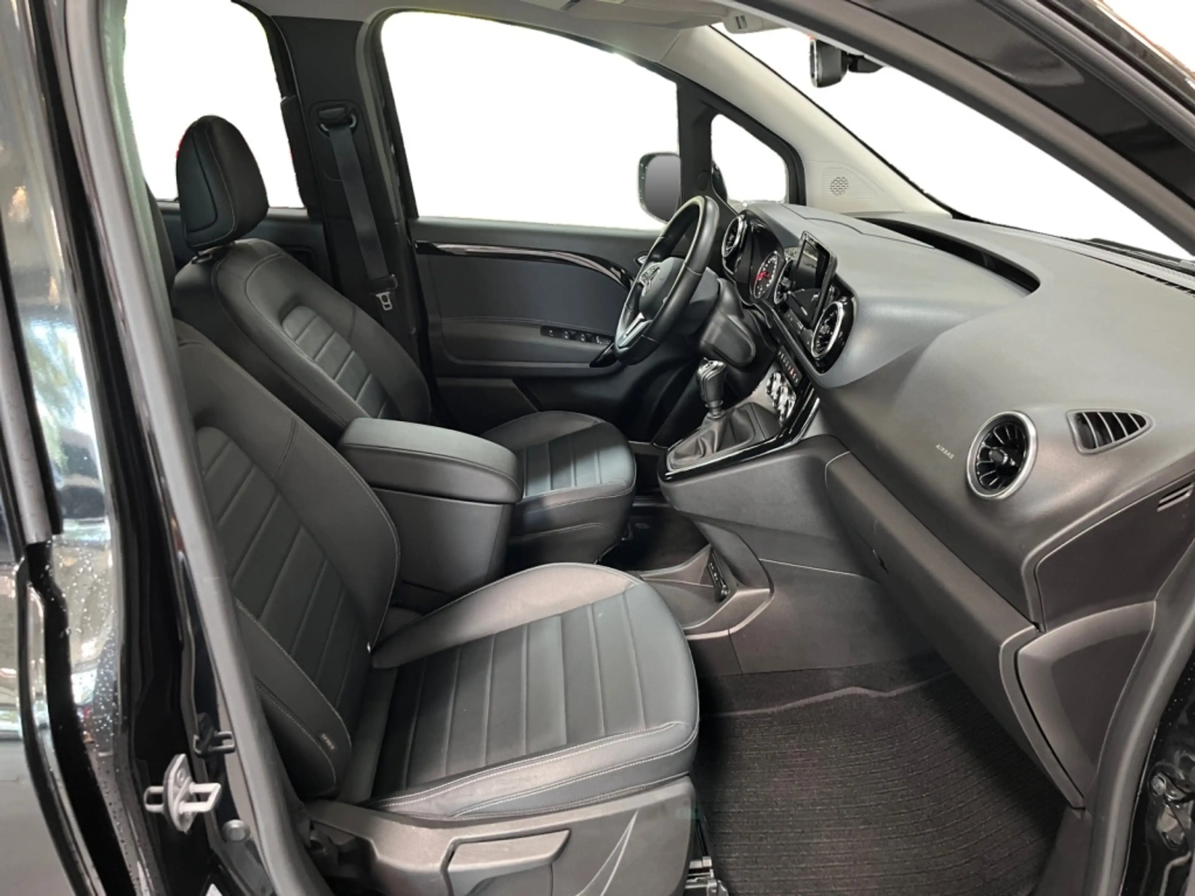 Mercedes-Benz T-Class d *MBUX,Navi,SHZ,Cam,KlimaA,PTS,Totwinkel — photo 11