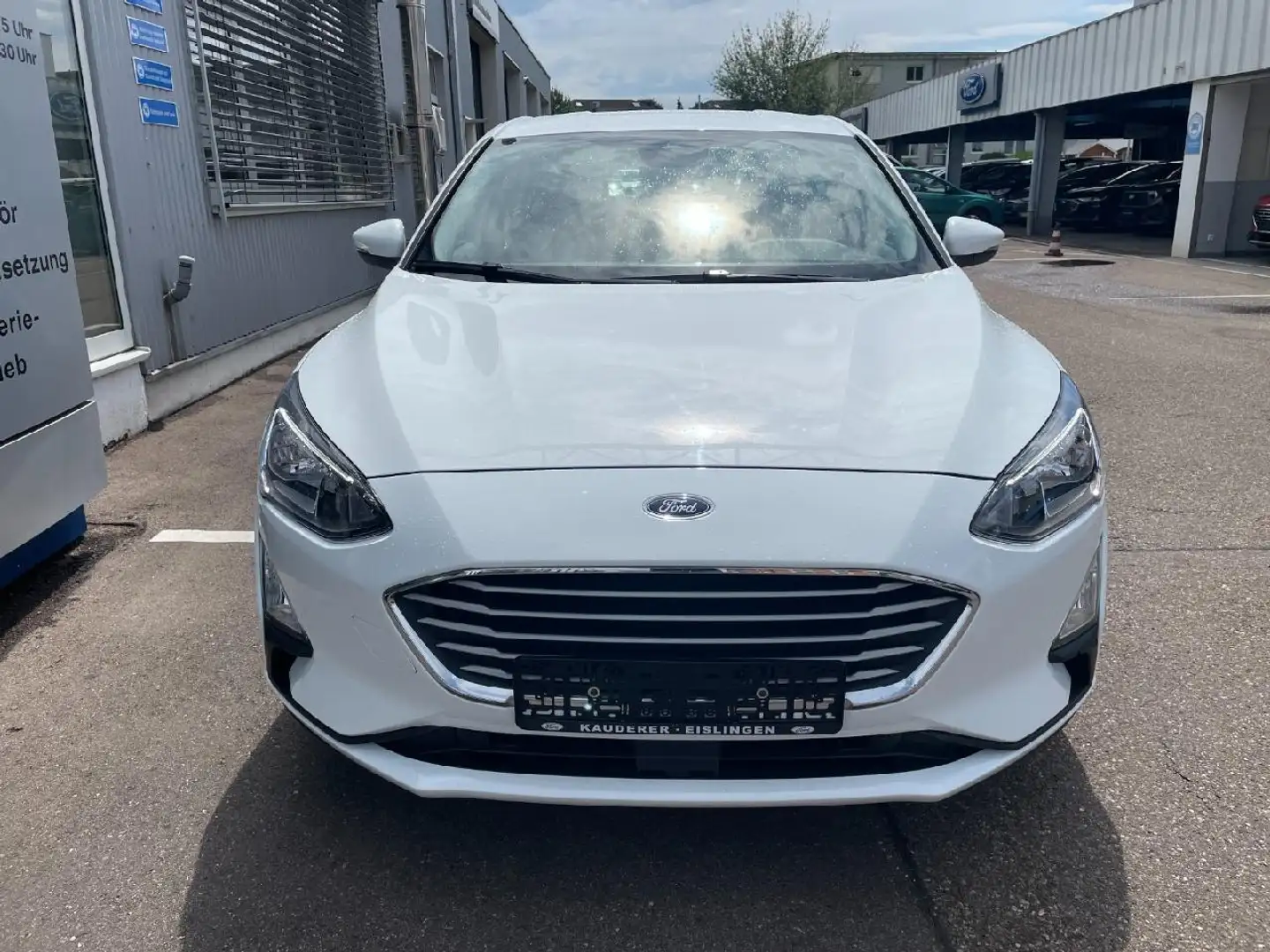 Ford Focus Cool & Connect Blanc - 2