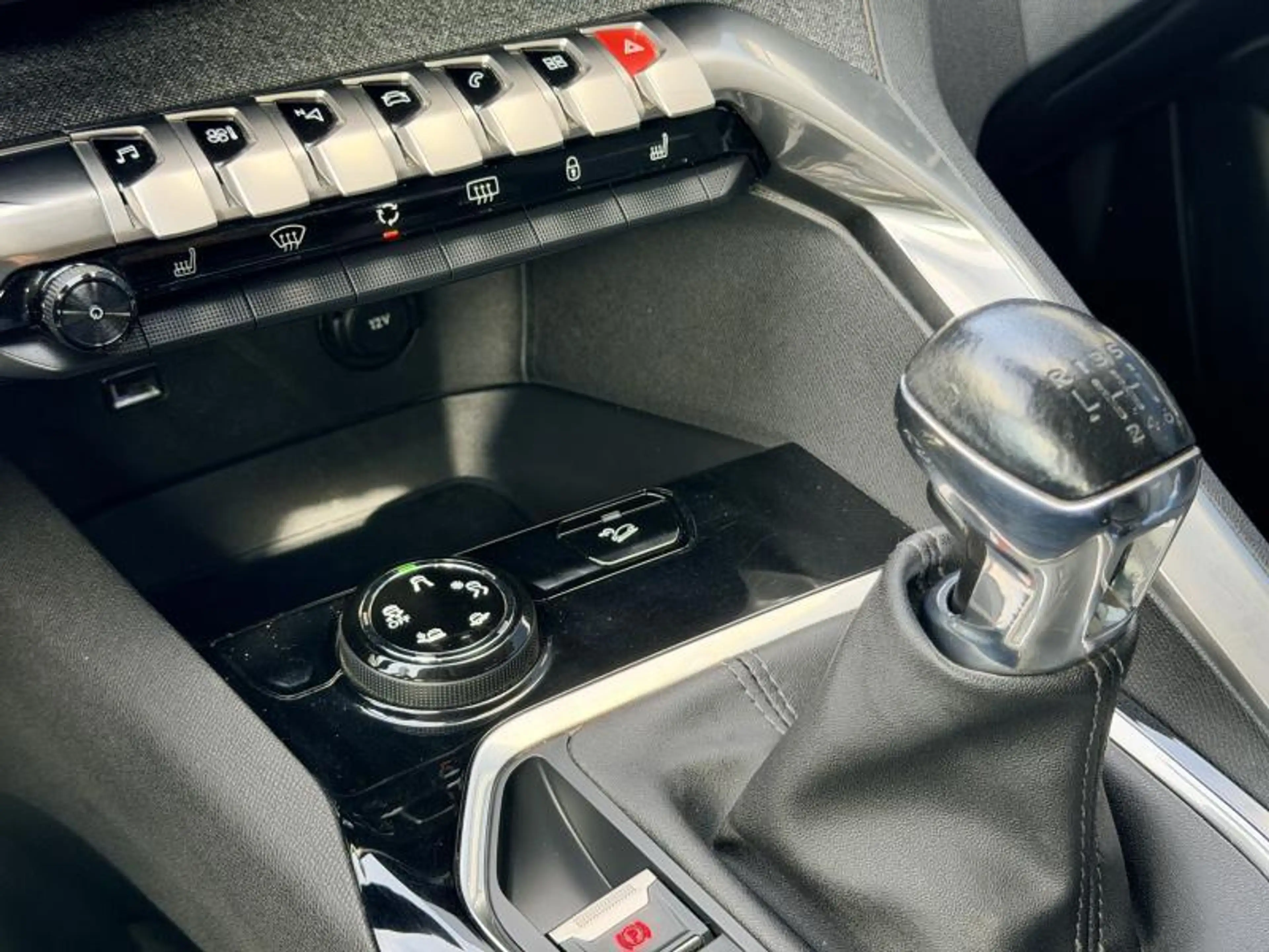 Peugeot 3008 Allure - Grip Control - Sieges Chauffants — photo 8